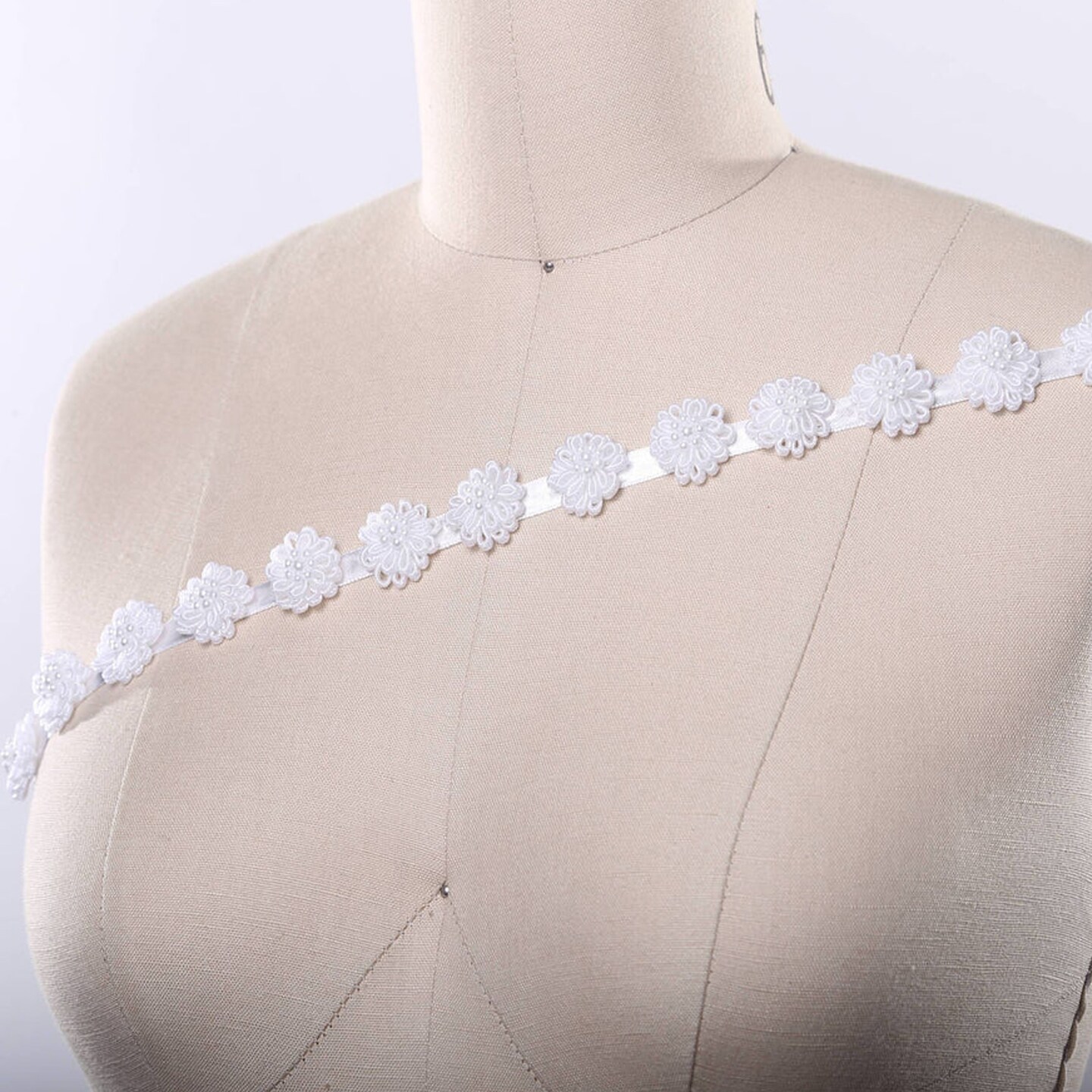 1 Yard 3D White Flower Ribbon Trim Firm Satin Narrow Floral Accent