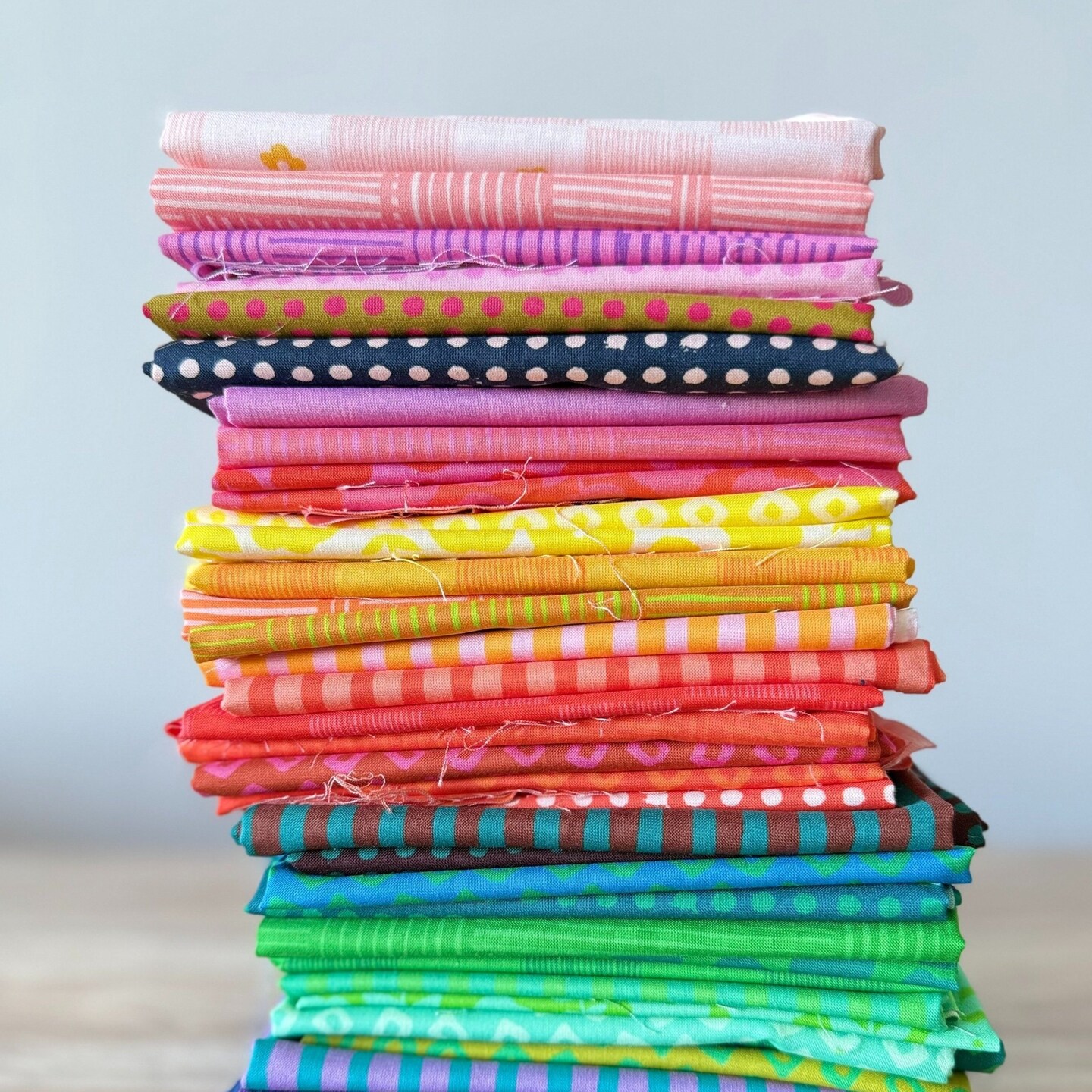 Ruby and Bee Blenders Fat Quarter Bundle by for Windham (FATQRBBL-X)