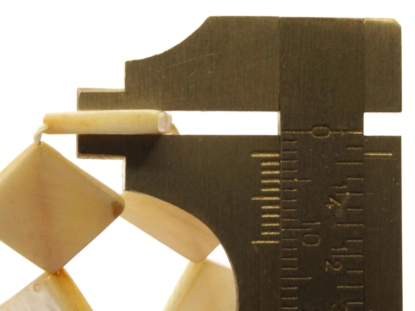 25 16mm Beige Diamond Seashell Diagonal Drilled Flat Square Beads Natural Shell Beads