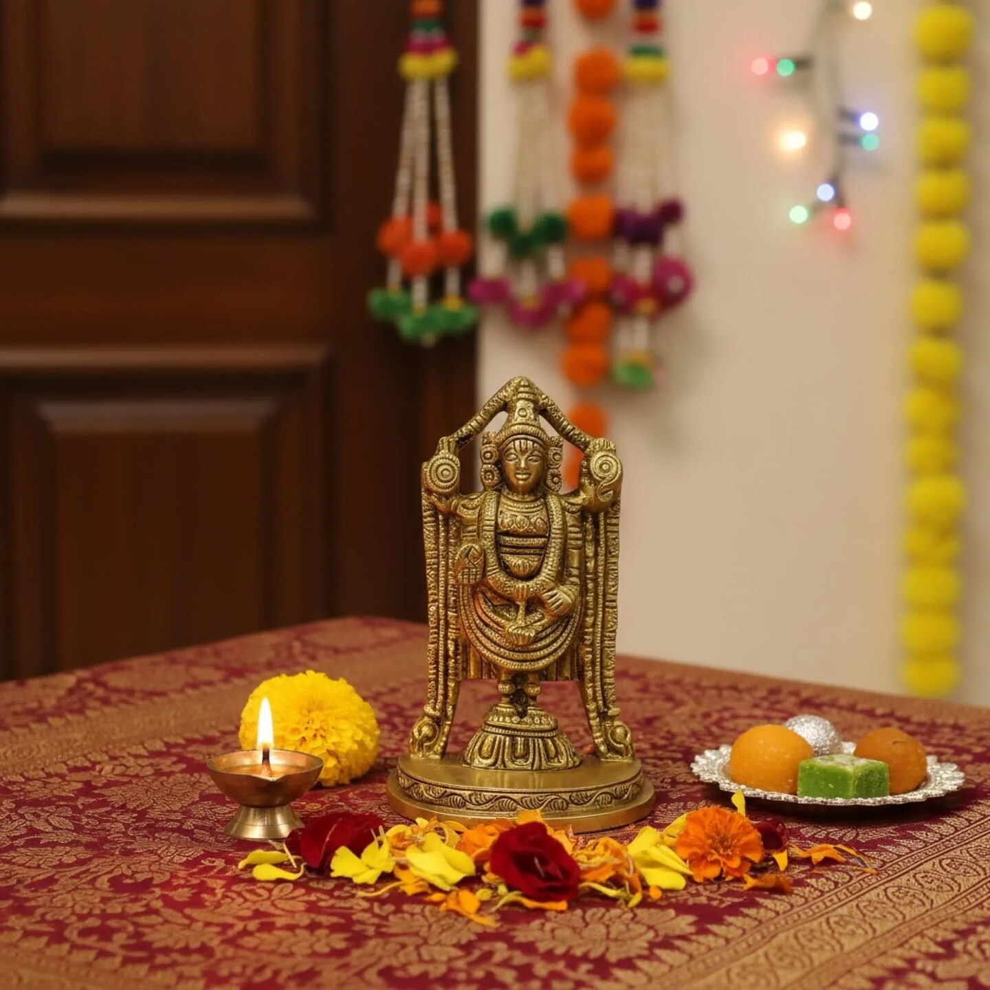 Small Brass Balaji and Venkateswara Idol Statue Gold Finished Tirupati Balaji Statues Incarnation of Lord Vishnu Sculpture Pooja Gift Living Room Mandir Decorative Showpiece