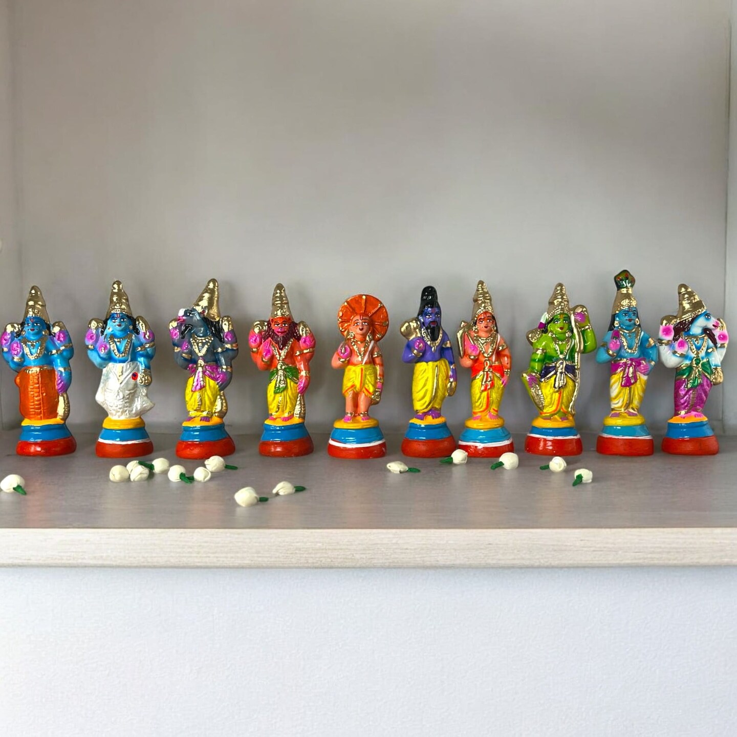 Lord Vishnu Dasavathaaram Statue Figurine Matsya Ten Avatars Golu Doll Set Handmade Indian Traditional Home Decor Gifting Item Navaratri Golu Dolls (6.5 Inches)