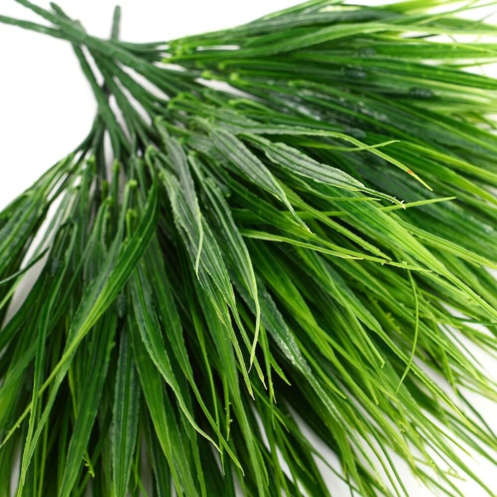 Vibrant Spring Grass Set for Stunning Table Decor