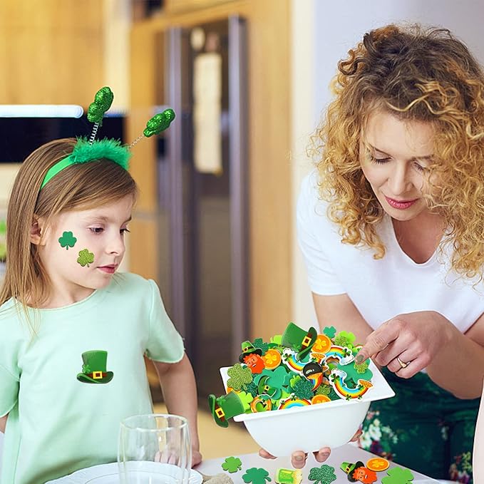 St. Patrick&#x27;s Day Foam Sticker, 300Pcs Green Irish Lucky Shamrock Self Adhesive Foam Stickers Glitter Four Leaf Clover Stickers for Kids Party Favors DIY Crafts Decorations Supplies