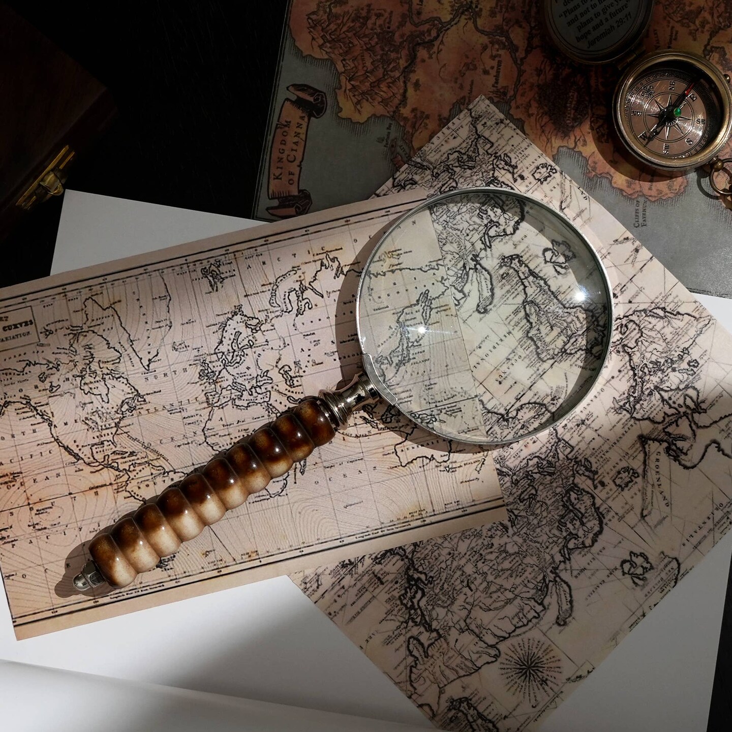 Magnifying Glass With Wooden Handle
