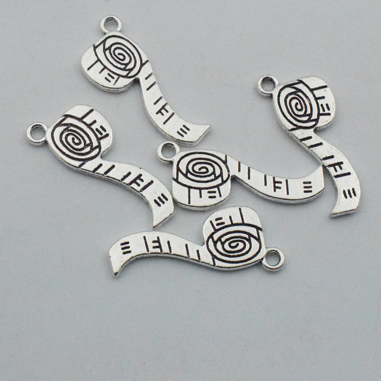 Sewing Charms Collection-100g About (60-65pcs) Antique Silver Craft Supplies Sewing Charms Pendants for Crafting, Jewelry Findings Making Accessory for DIY Necklace Bracelet (M003)