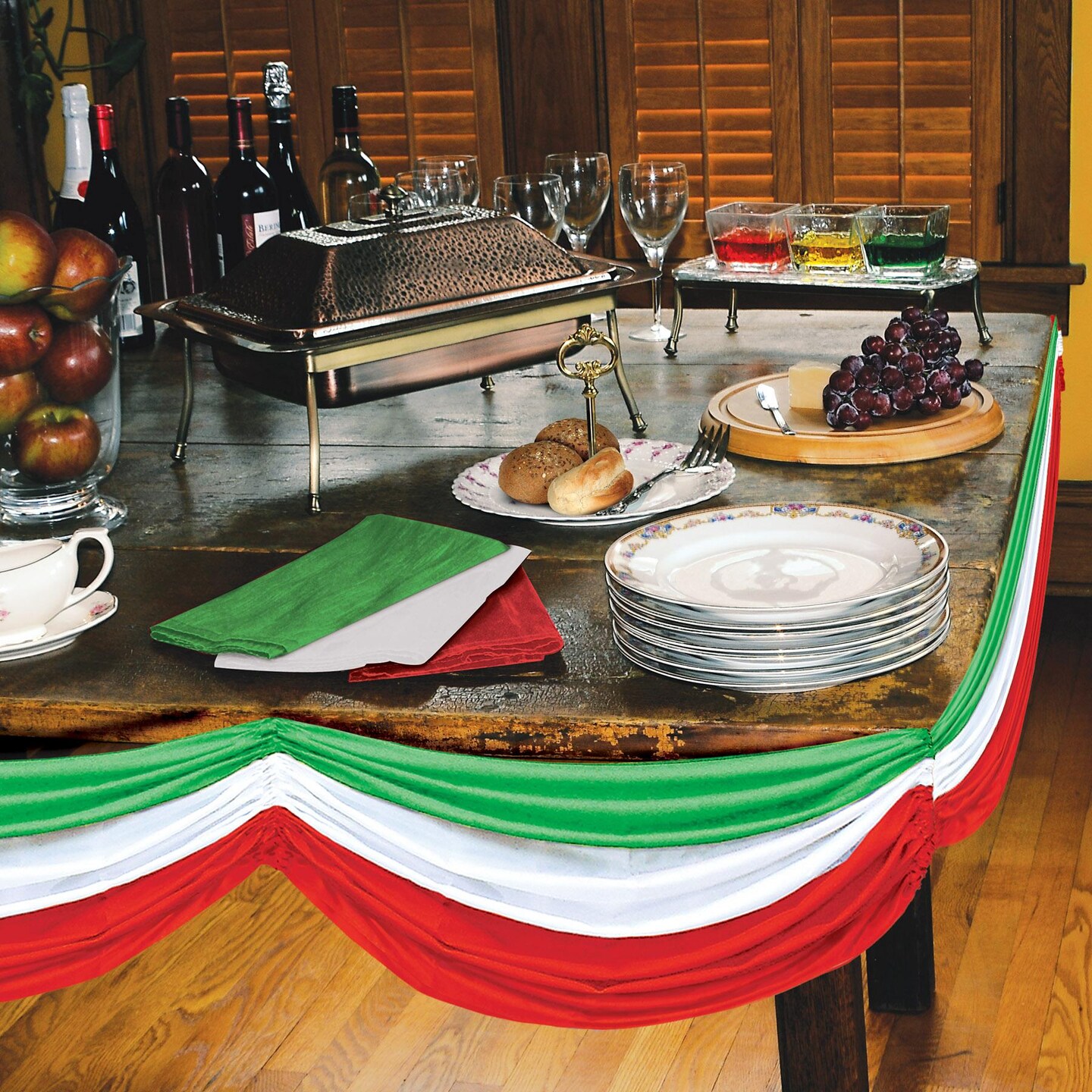 6 Pack Beistle Fiesta Red, White/Green Fabric Bunting