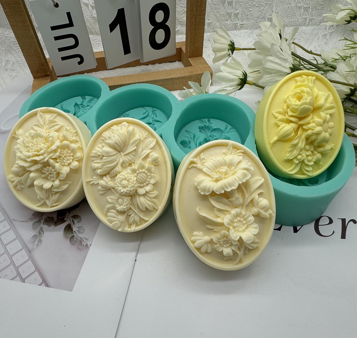 Four Cavities Soap Mold One Mold for 4 Different Flower Soap Making DIY Natural Flower Silicone Soap Molds Scented Candle Wax Resin Gypsum Mould