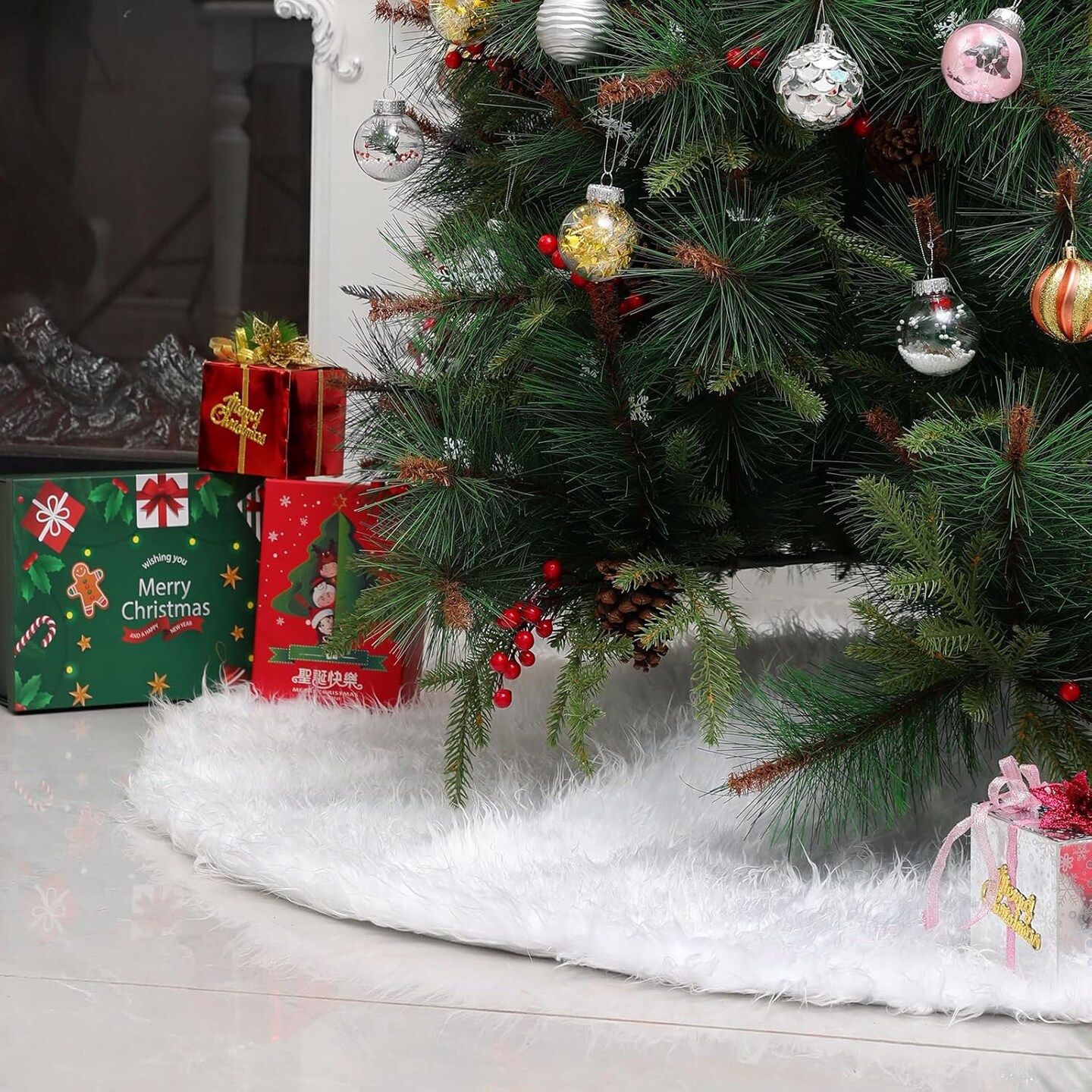 31 Inch White Christmas Tree Skirt (White)