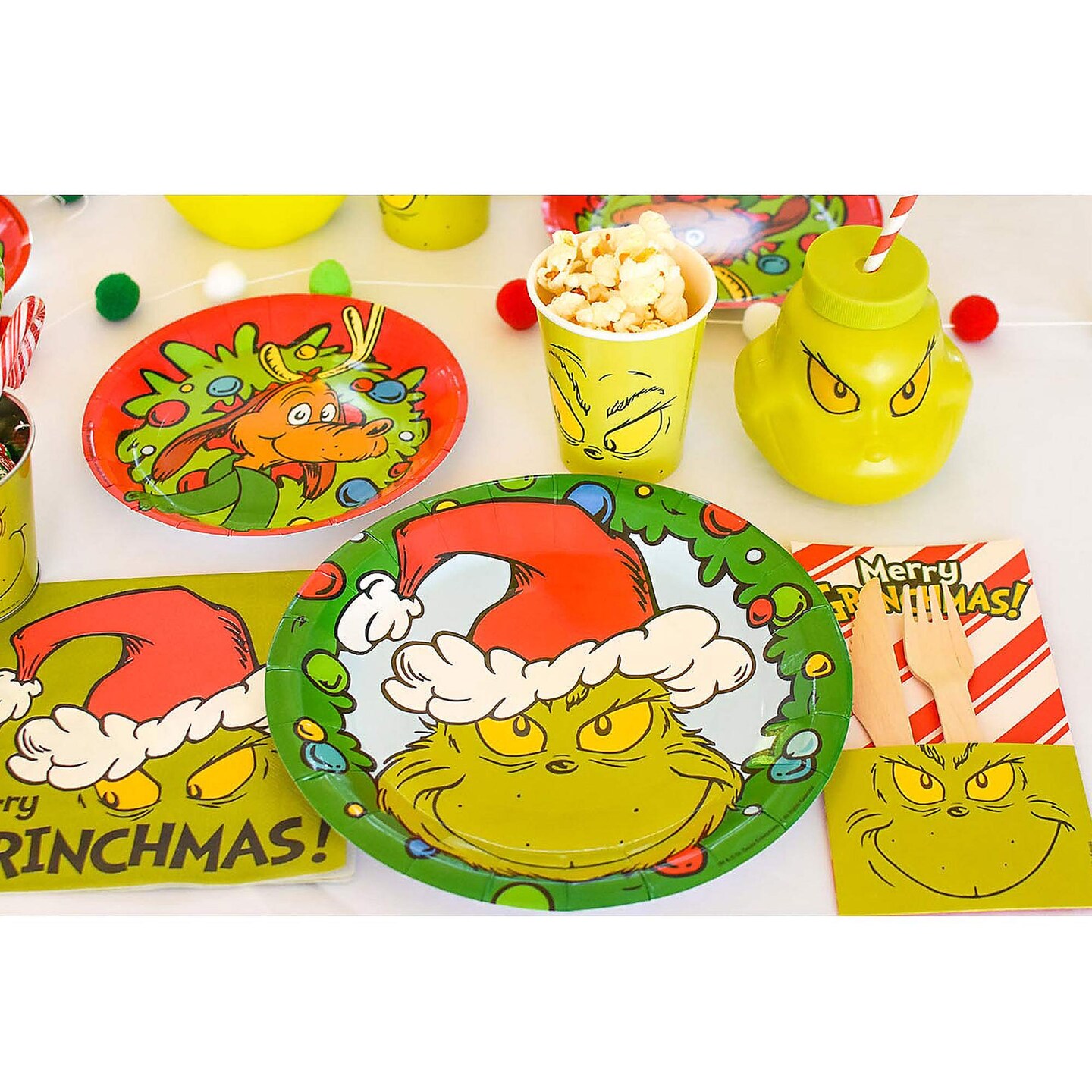 8 Count 7&#x22; The Grinch Max Multicolor Disposable Paper Dessert Plates Festive Christmas Party Tableware