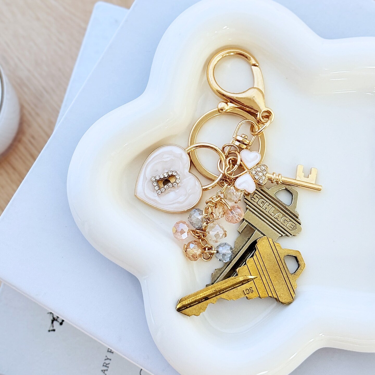 Wrapables Novelty Keychain and Bag Charm for Purse Handbag Backpack, White Heart Lock and Key