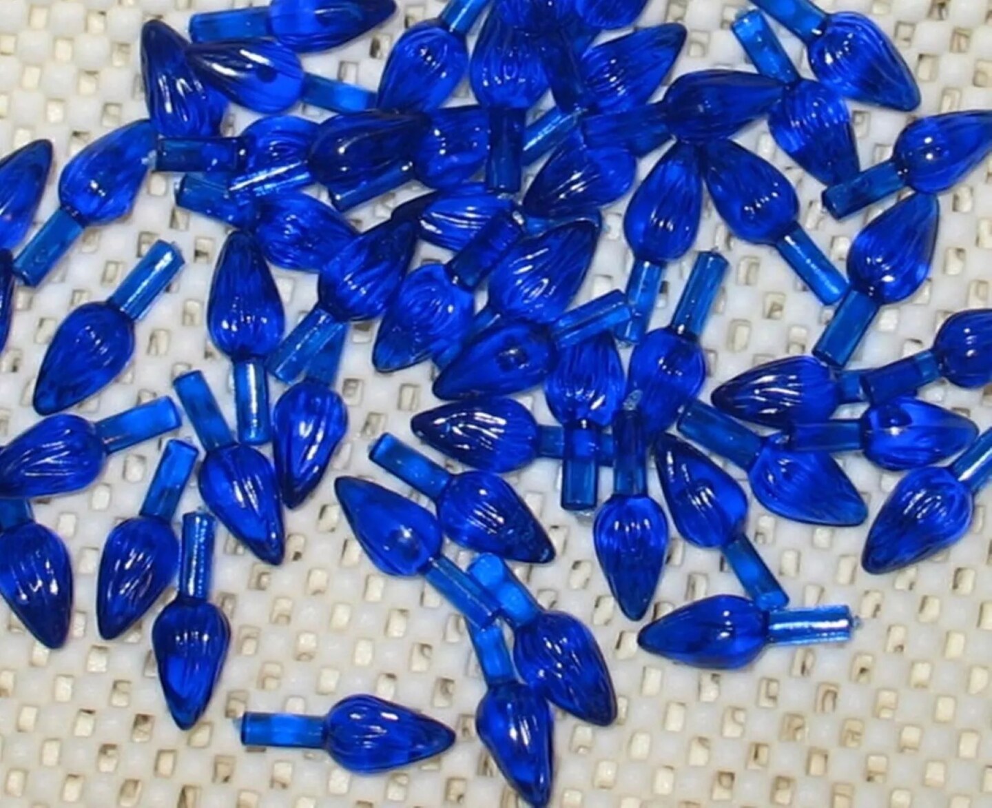 Kitcheniva 25 Pcs Small Twist Lights Bulbs for Ceramic Christmas Tree