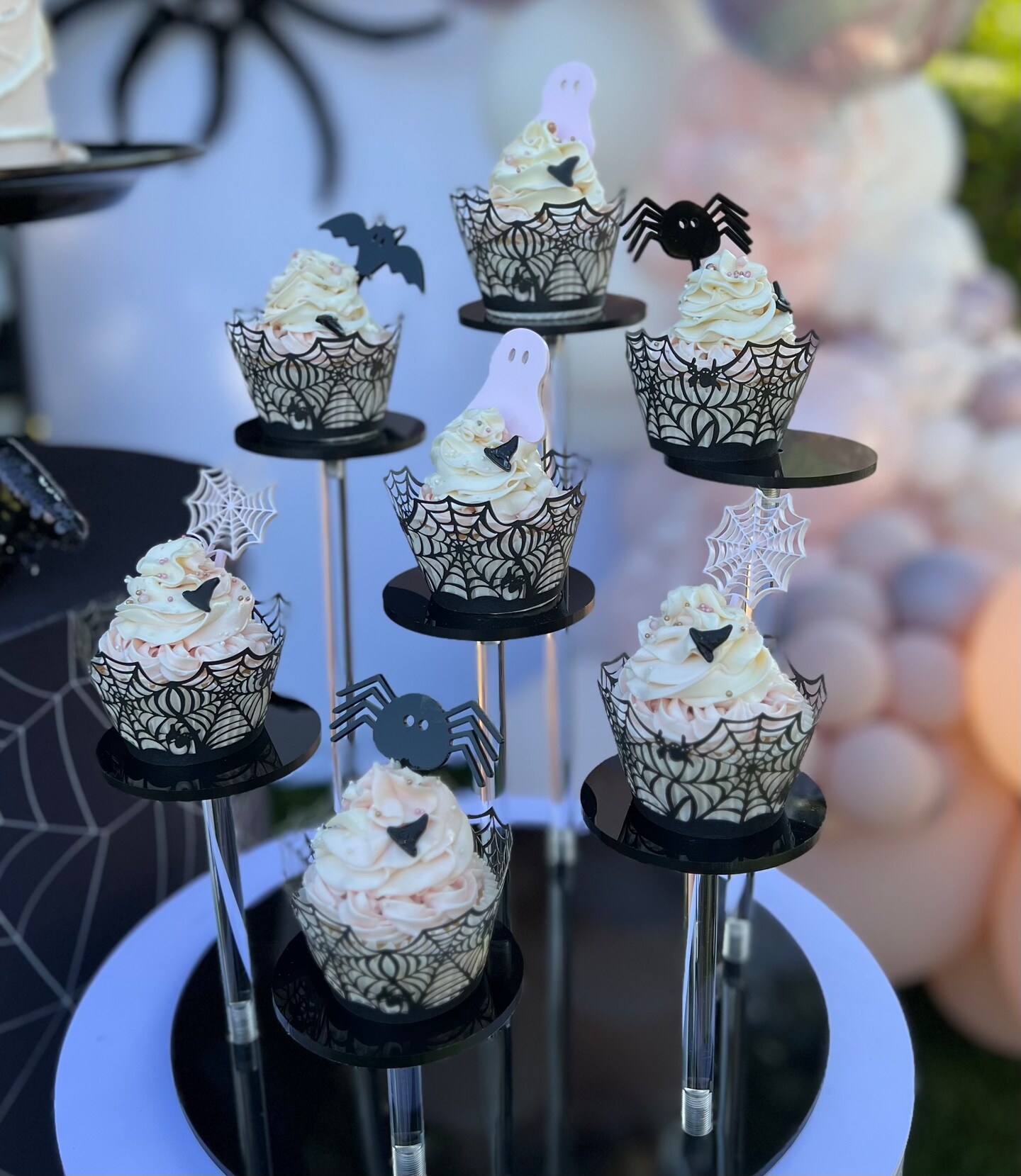 Décorations Cupcakes Halloween - 48 Toppers Pierres Tombales En Papier | Pour Gâteaux, Biscuits | Design Effrayant (fantômes, Gothique...) | Non Comestible - 2
