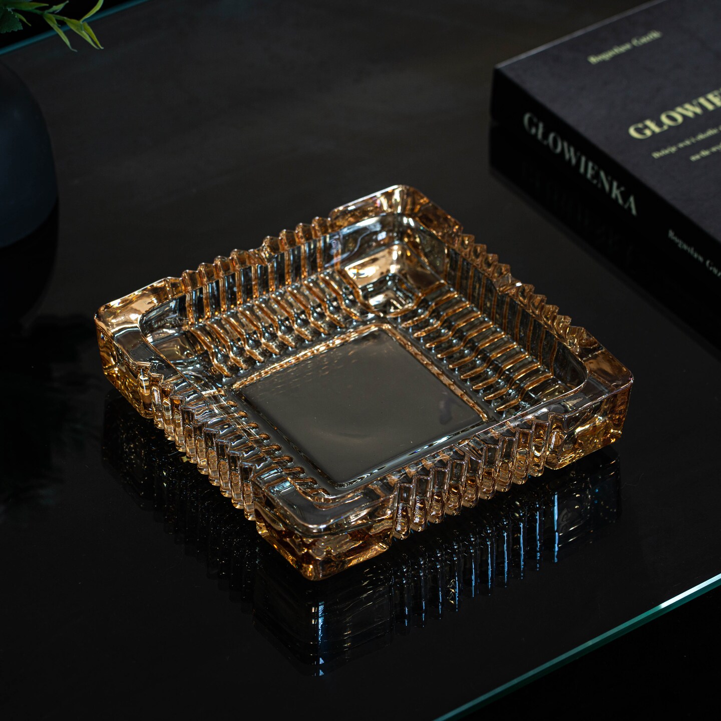 Basicwise Luxury Large Glass Ashtray with 4 Slots for Cigarettes and Cigars, Transparent Square Design for Men - Ideal for Home, Office and Tabletop Decoration - Perfect for Indoor and Outdoor Use