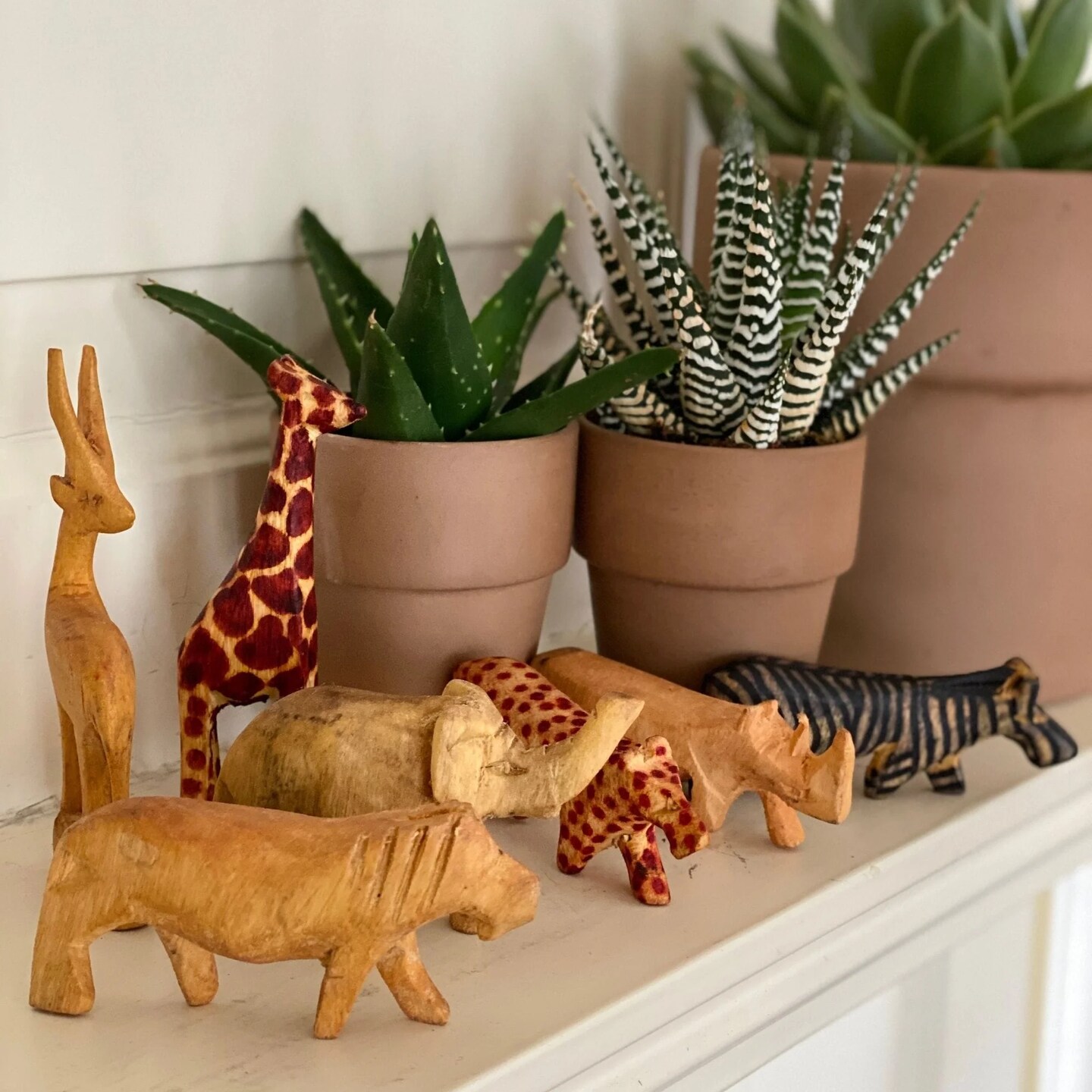 Mini Wood Safari Animals Set of 7 Hand carved Figures Decor Toy