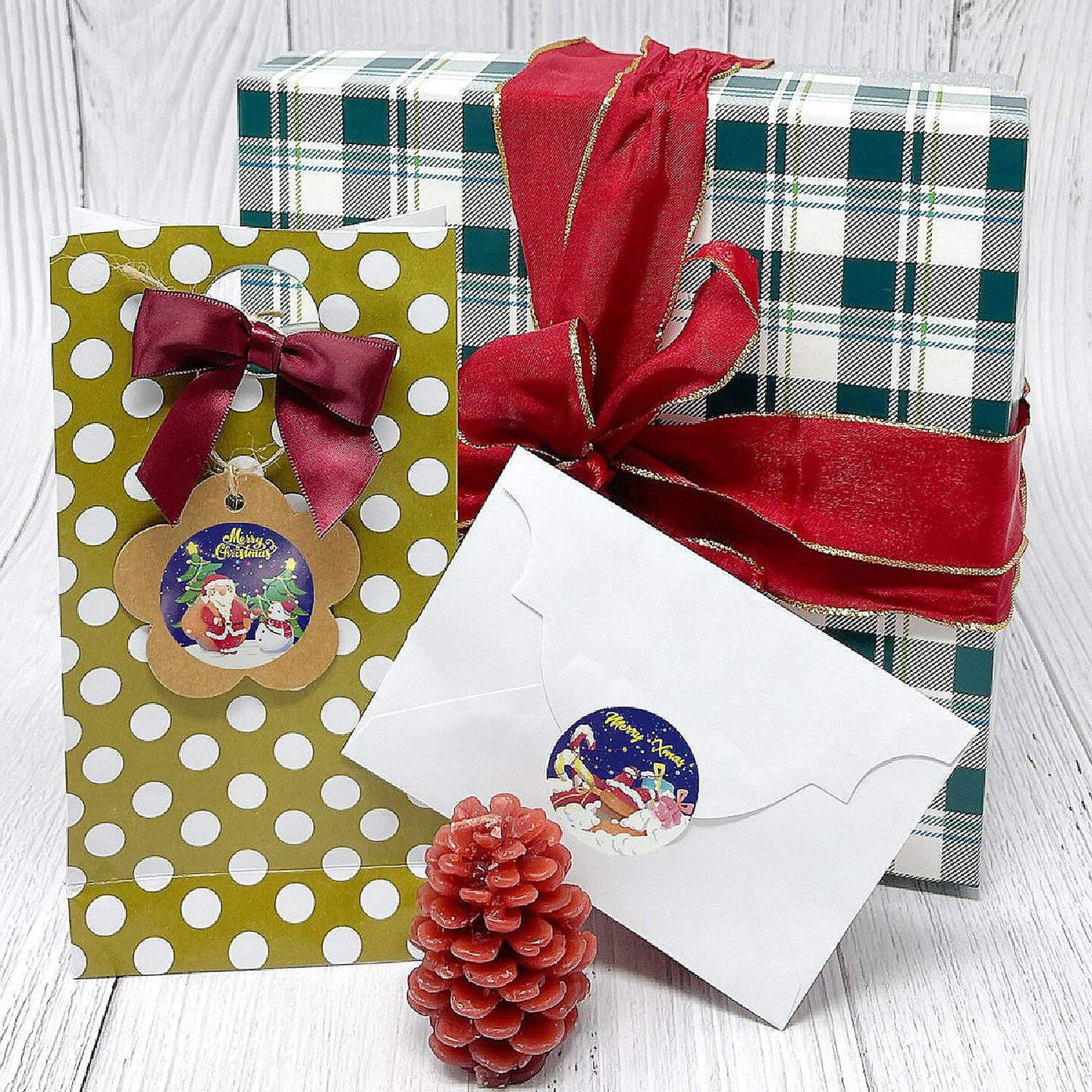 Wrapables Christmas Stickers Label Roll Holiday Stickers 500 Pc Santa Claus