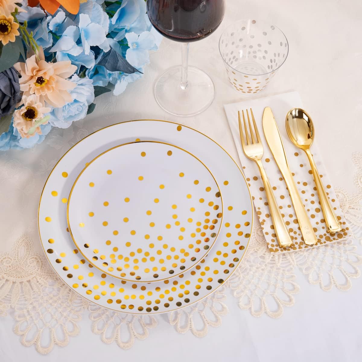 350-Piece White and Gold Plastic Dinnerware Set – 2025 Graduation Party Supplies, Featuring Gold Dot Plates, Napkins, Cups, and Cutlery for Graduation Celebrations.
