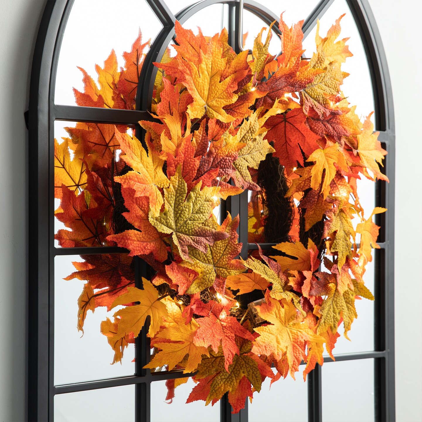 24&#x22;D Fall Lighted Maple Leaves Wreath with Timer