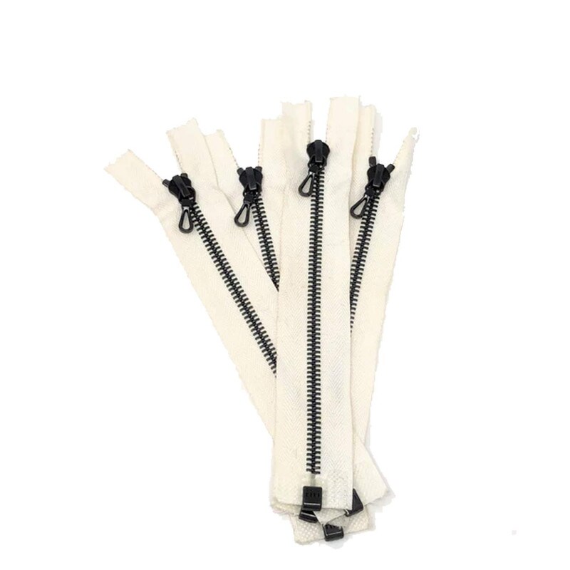 Zipper &#x2013; Off White 7&#x22; 6MM Black Teeth Open Bottom