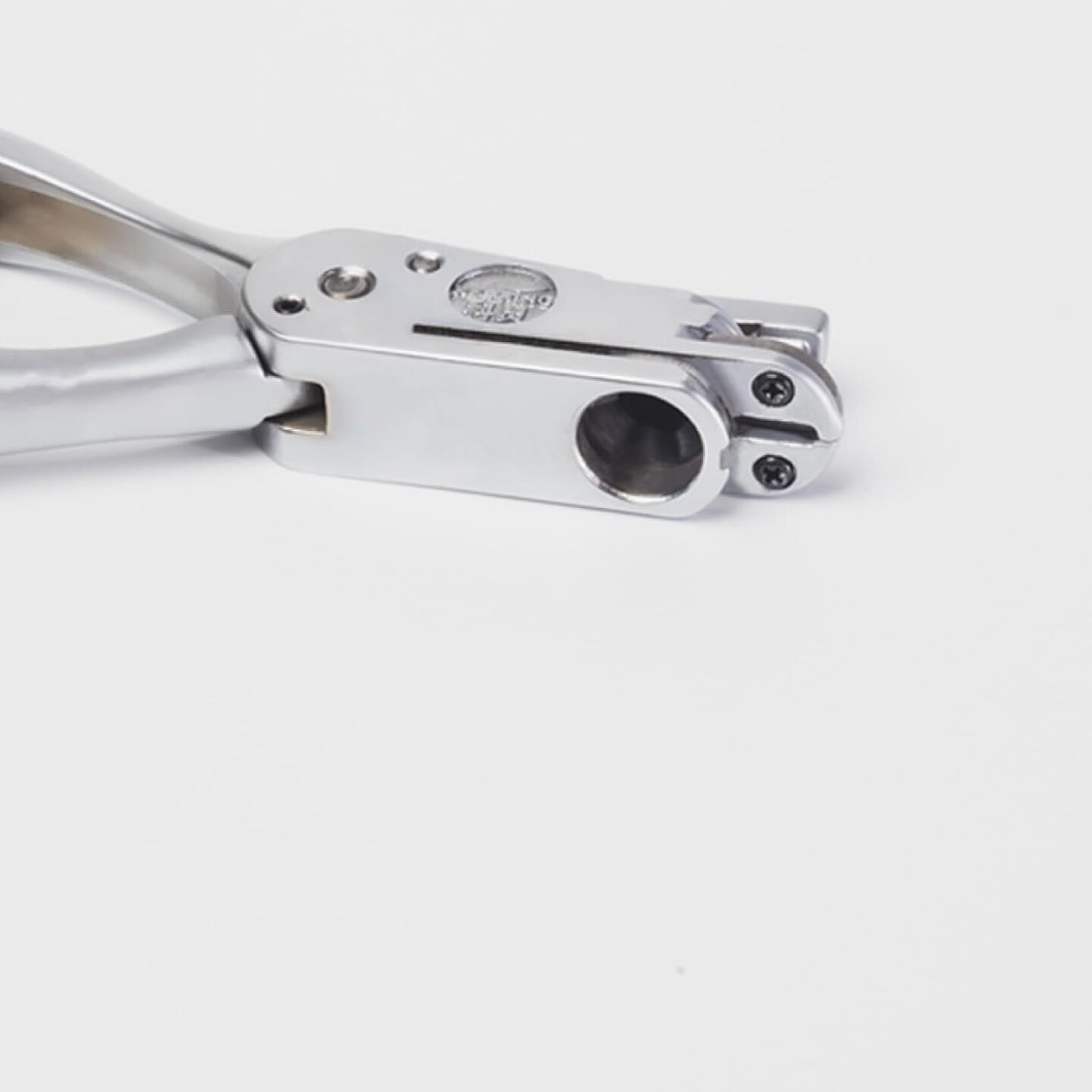 Kearing® Multi-purpose Stainless Steel Pattern Notcher with Circular Hole Punch (0.5" Diameter), 1/4 x 1/16 inch Notches