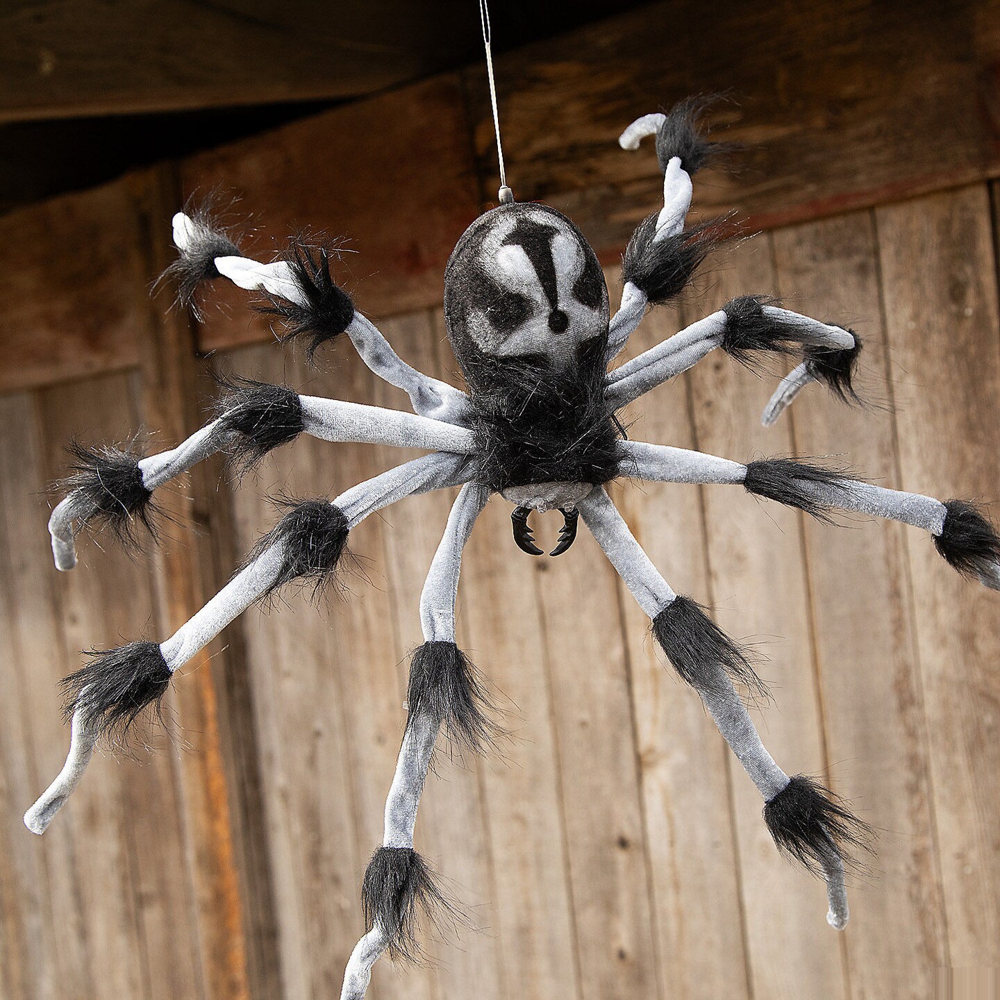 31.5&#x22; Gray &#x26; Black Hairy Floating Spider Halloween Decoration
