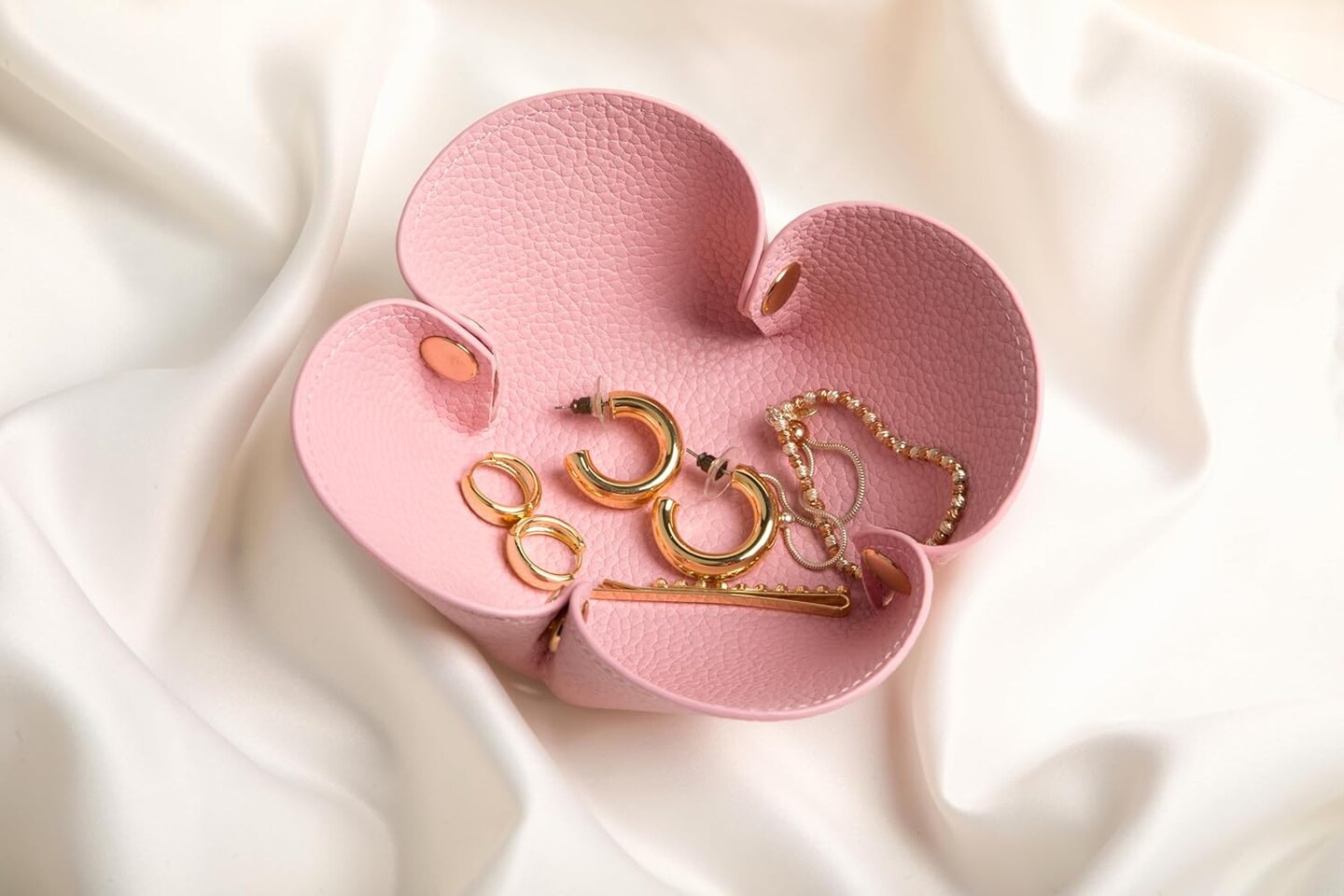 Cute Flower Shaped Leather Valet Tray,Premium Catchall Tray, Jewelry Tray 5.5&#x27;&#x27; Folding Portable Travel Oganizer,Decorative Desk Organizer For Key,Wallet,Watch,Coin,Jewelry (Baby Pink)