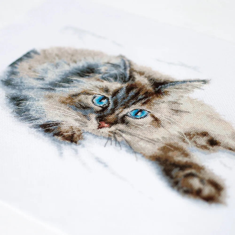 Fluffy Happiness 260-170 Counted Cross-Stitch Kit