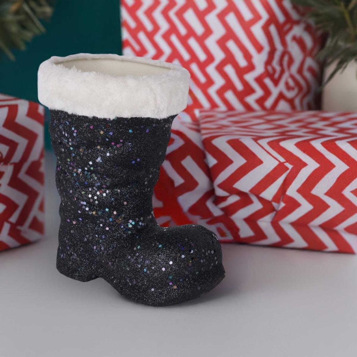 9.5&#x22; Glitter Fur Santa Boot: Black
