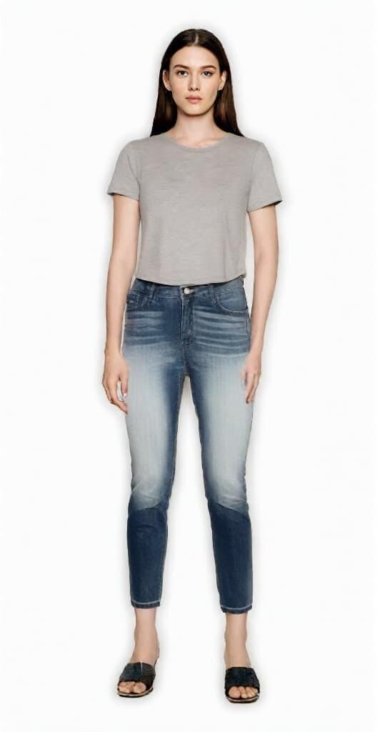 BELLA + CANVAS Women’s Flowy Crop Crewneck Short Sleeve Tee – Fit Fashion Top for Casual Wear