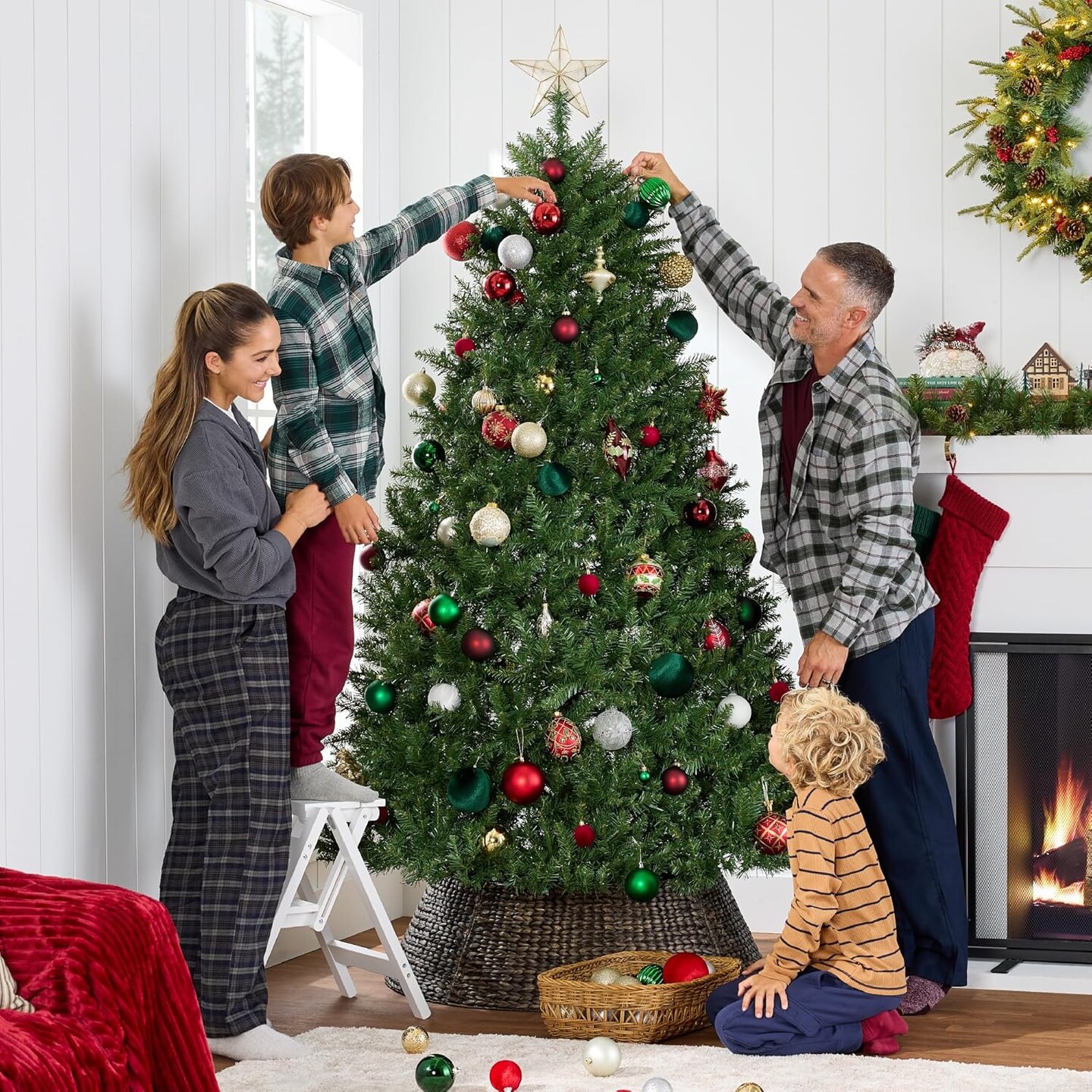 Douglas Fir Christmas Tree Unlit Artificial Full Tree with Realistic Greenery and Metal Stand