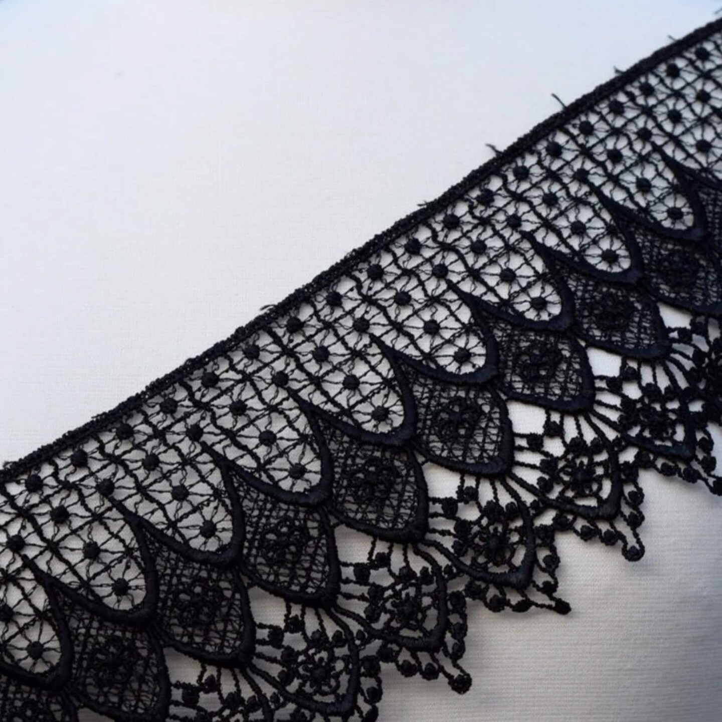 1 YardPriscilla&#x27;s Dainty Black 4.5 Inch Wide Polyester Venice Lace Trim