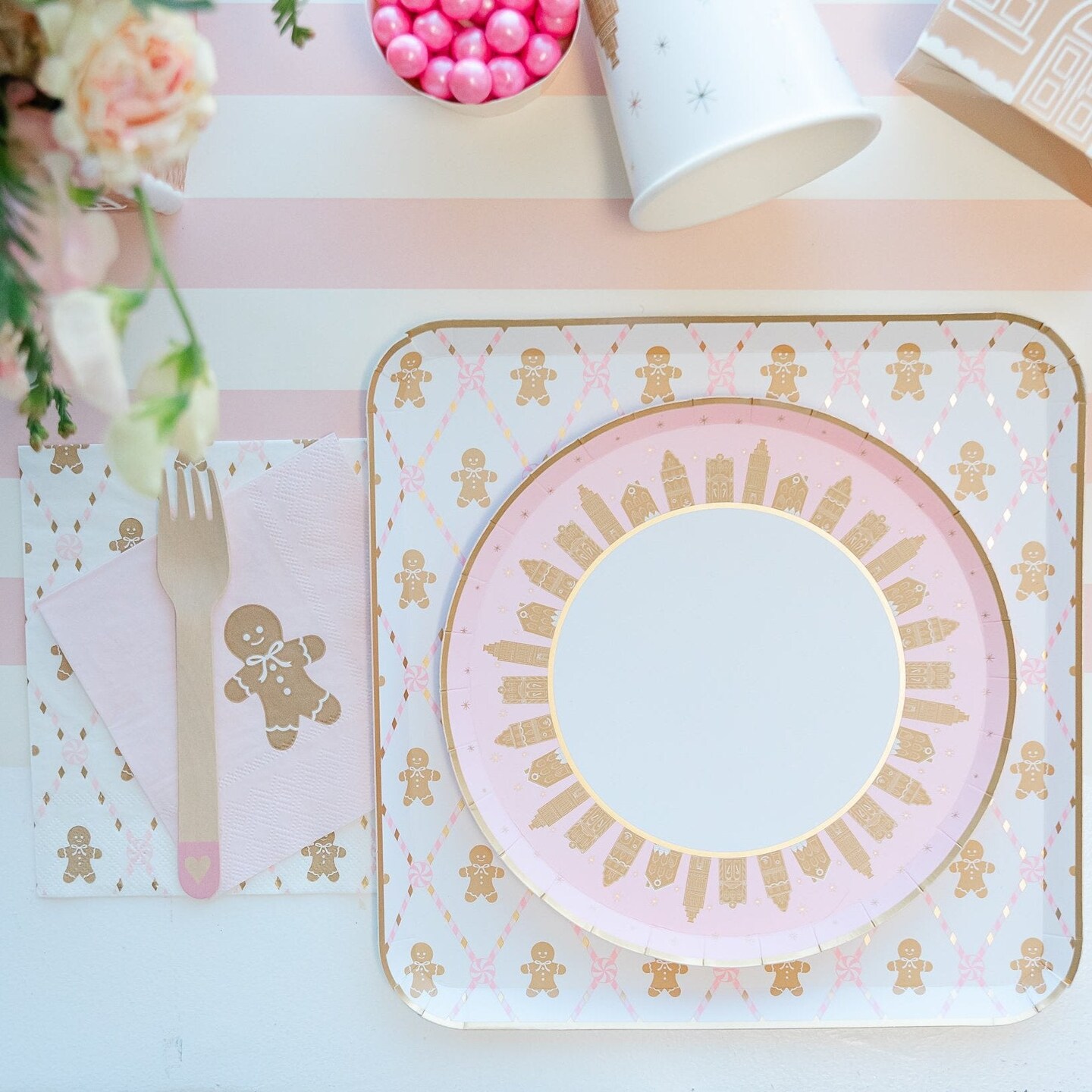 PINK GINGERBREAD SMALL PLATES
