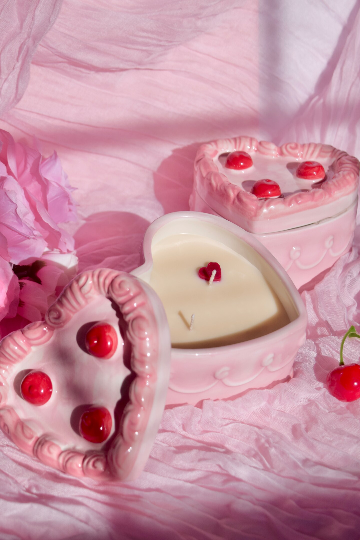 Vintage Heart Cake Ceramic Soy Candle - Valentines Day Decor