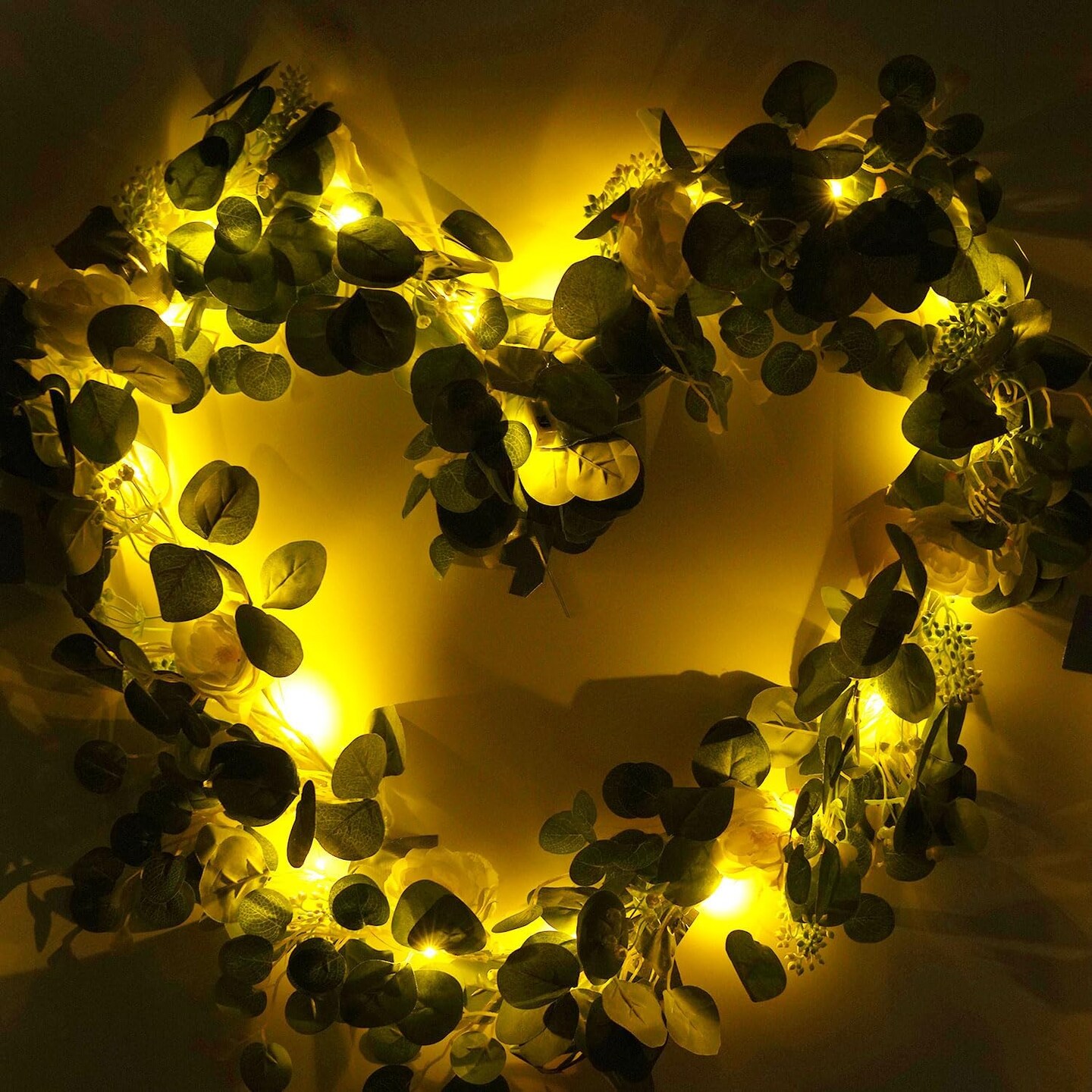 6.56ft Artificial Eucalyptus Garland with Lights, White Rose Flowers Faux Floral Garland Greenery Garland, Rose Vine Gypsophila Eucalyptus Leaves Garland for Home Party Wedding Table D&#xE9;cor