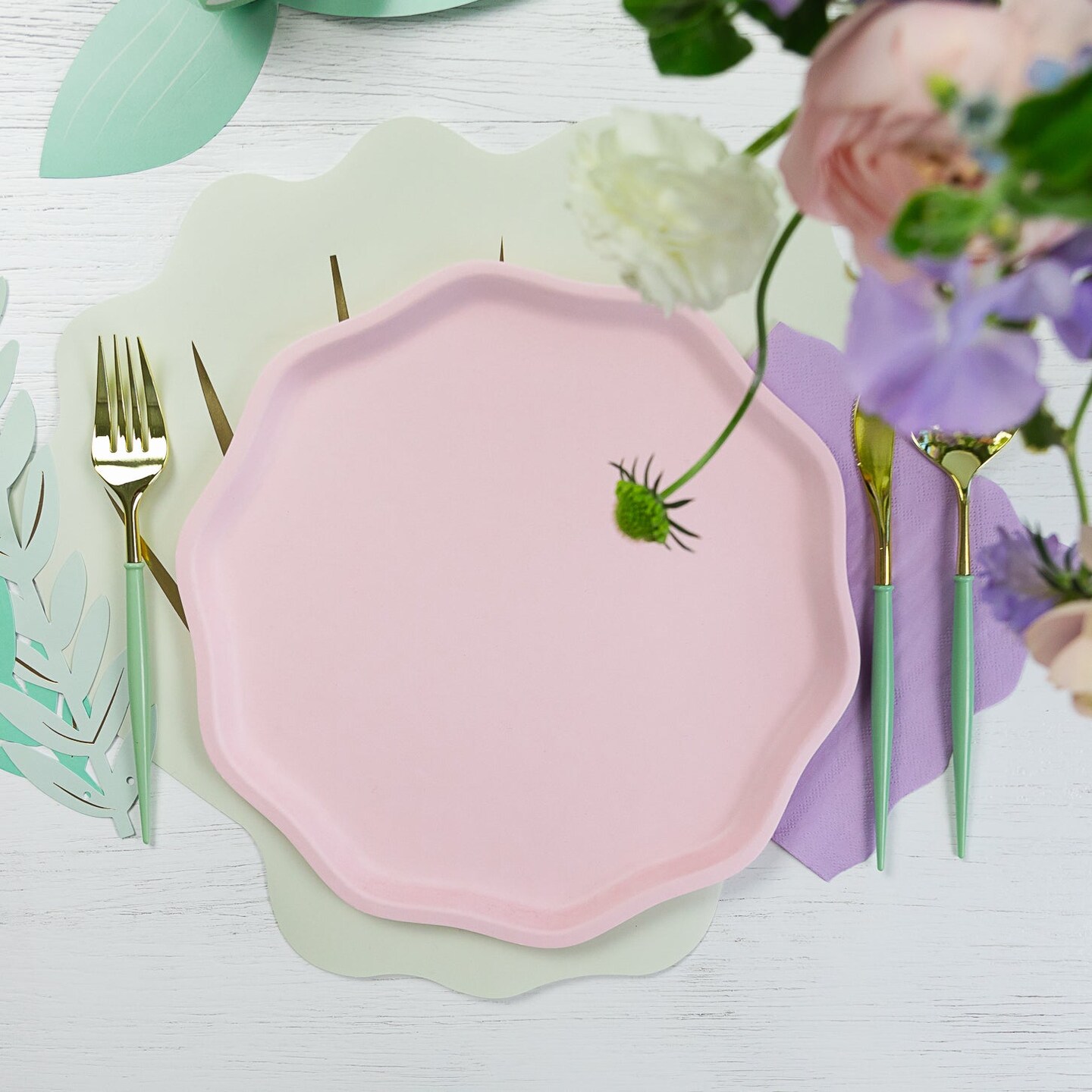 PETAL PINK COMPOSTABLE DINNER PLATES