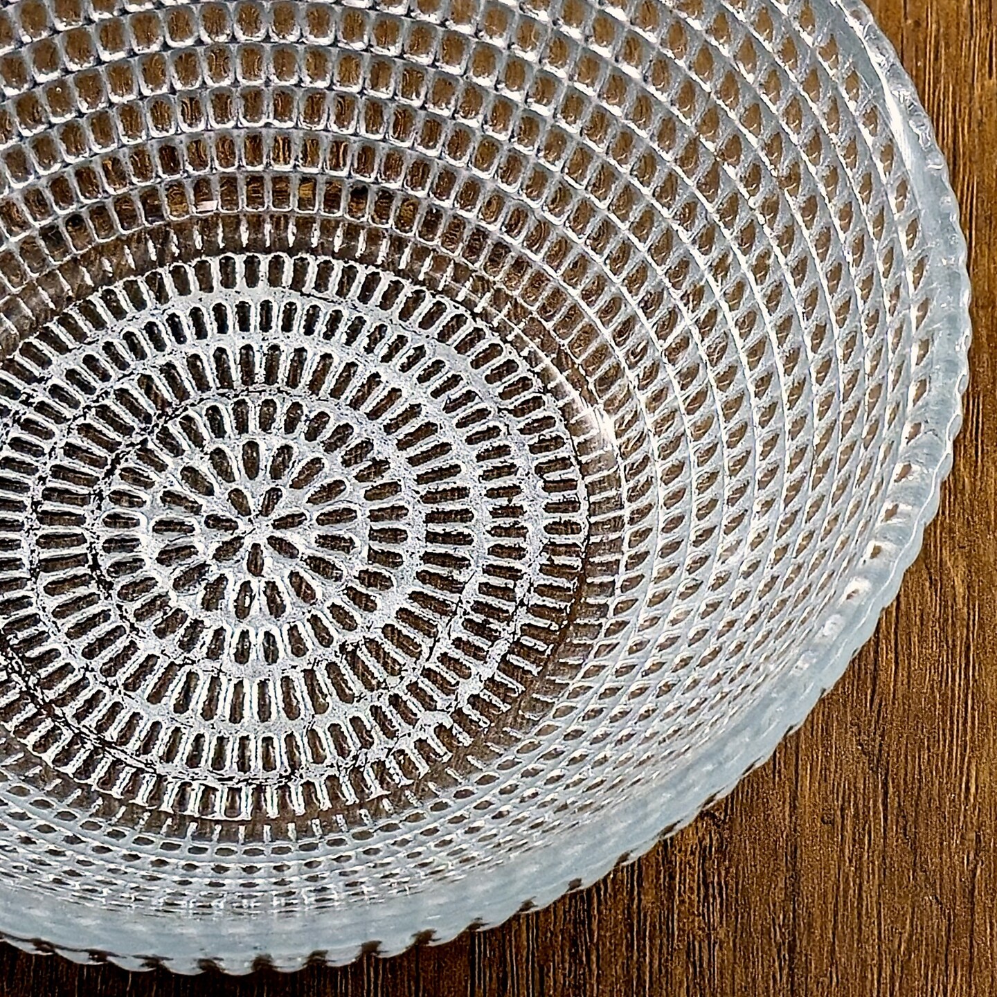 Decorative Lead-Free Glass Bowl Microwave and Dishwasher Safe