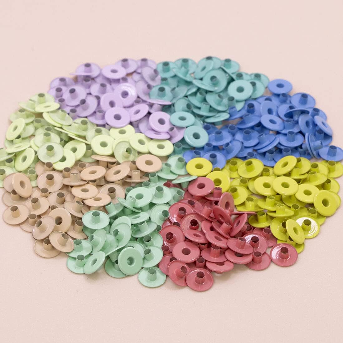 Pack of 40 Wide Metallic Eyelets Ideal