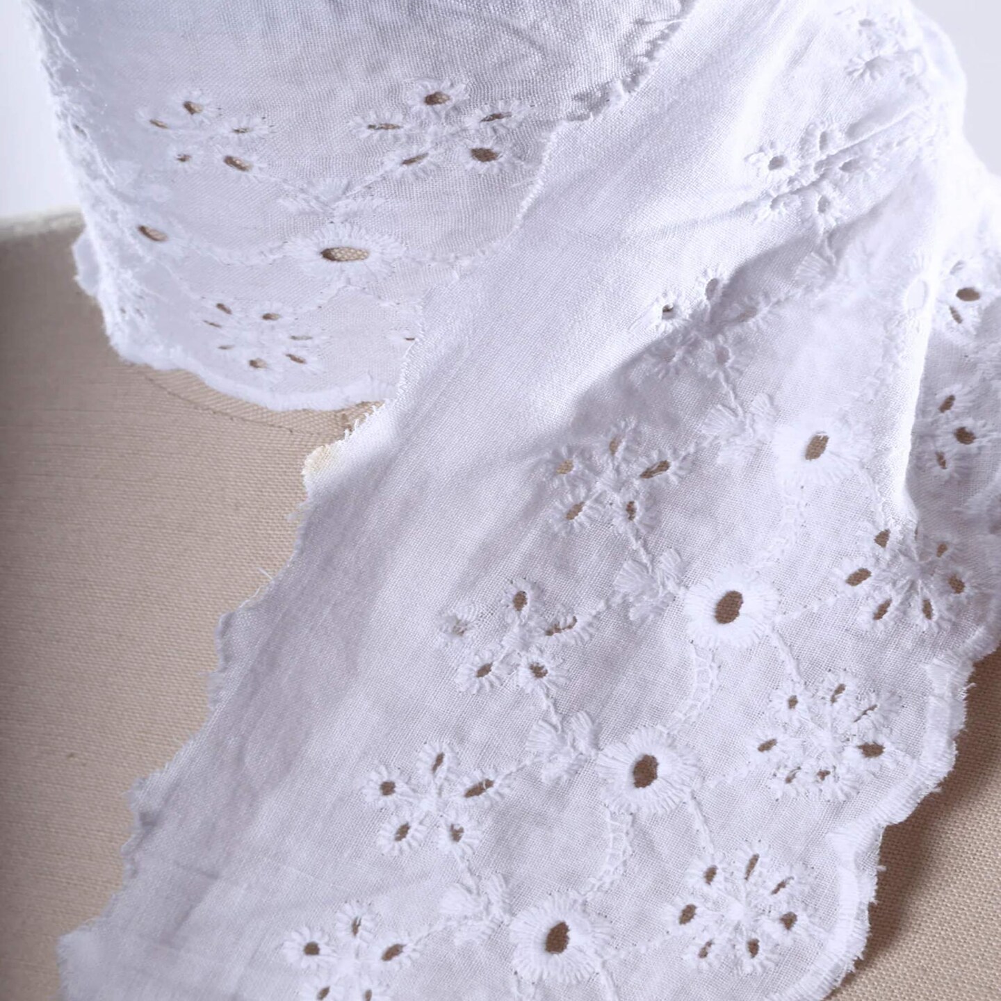 1 Yard White Cotton Eyelet Lace Trim 3&#x22; Wide with Scalloped Edges