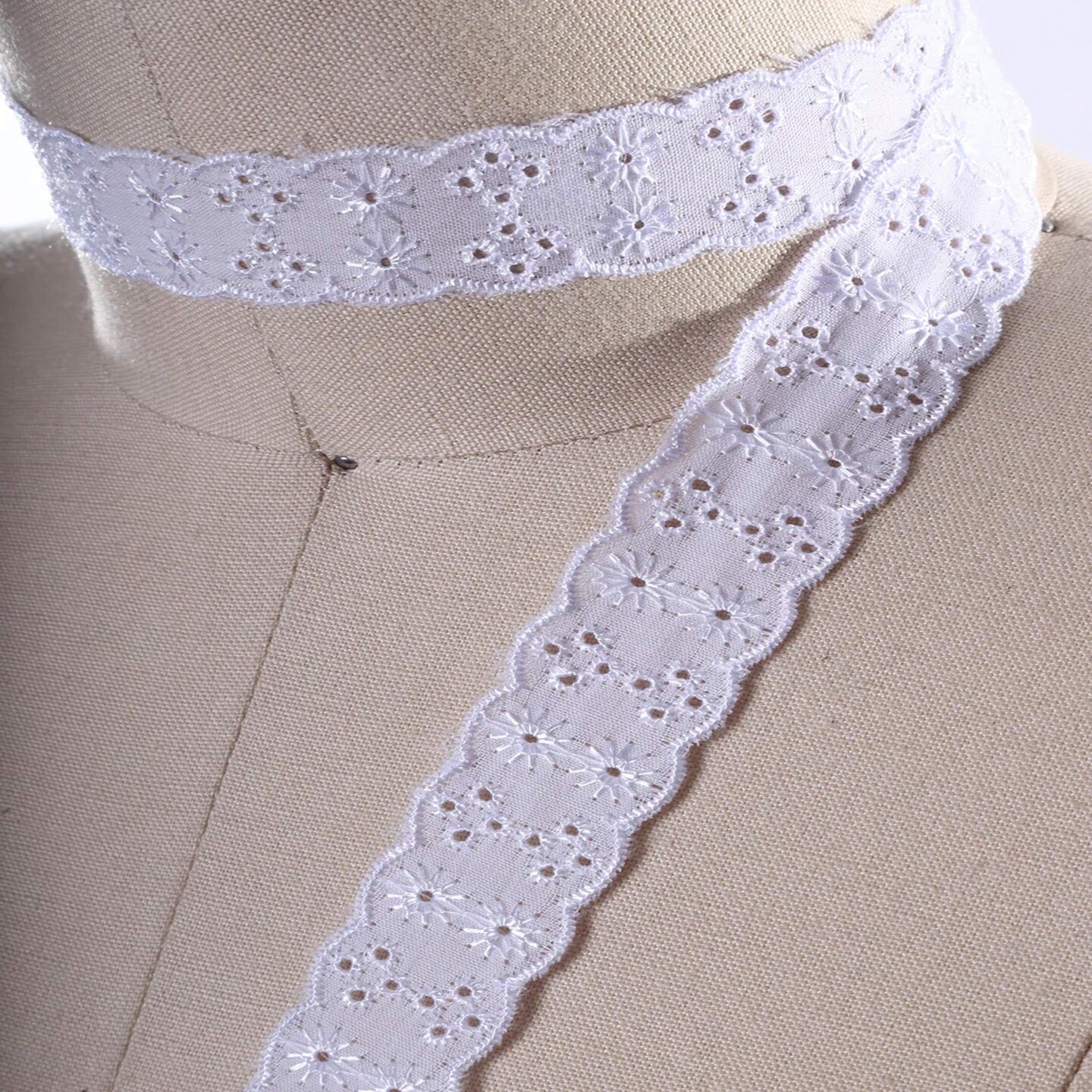 100% Cotton Eyelet Trim 2 Yards Double-Sided Scalloped Ribbon for Sewing & Crafts