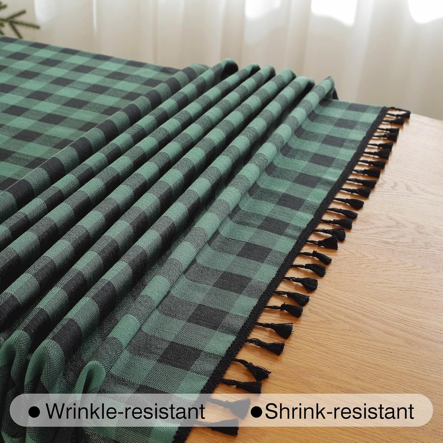 Christmas Checkered Tablecloth Rectangle Cotton Linen Fabric Gingham Table Cloth Buffalo Plaid Table Cover with Tassel Wrinkle Free Washable for Kitchen Holiday Dining, Green and Black, 55X55&#x27;&#x27;