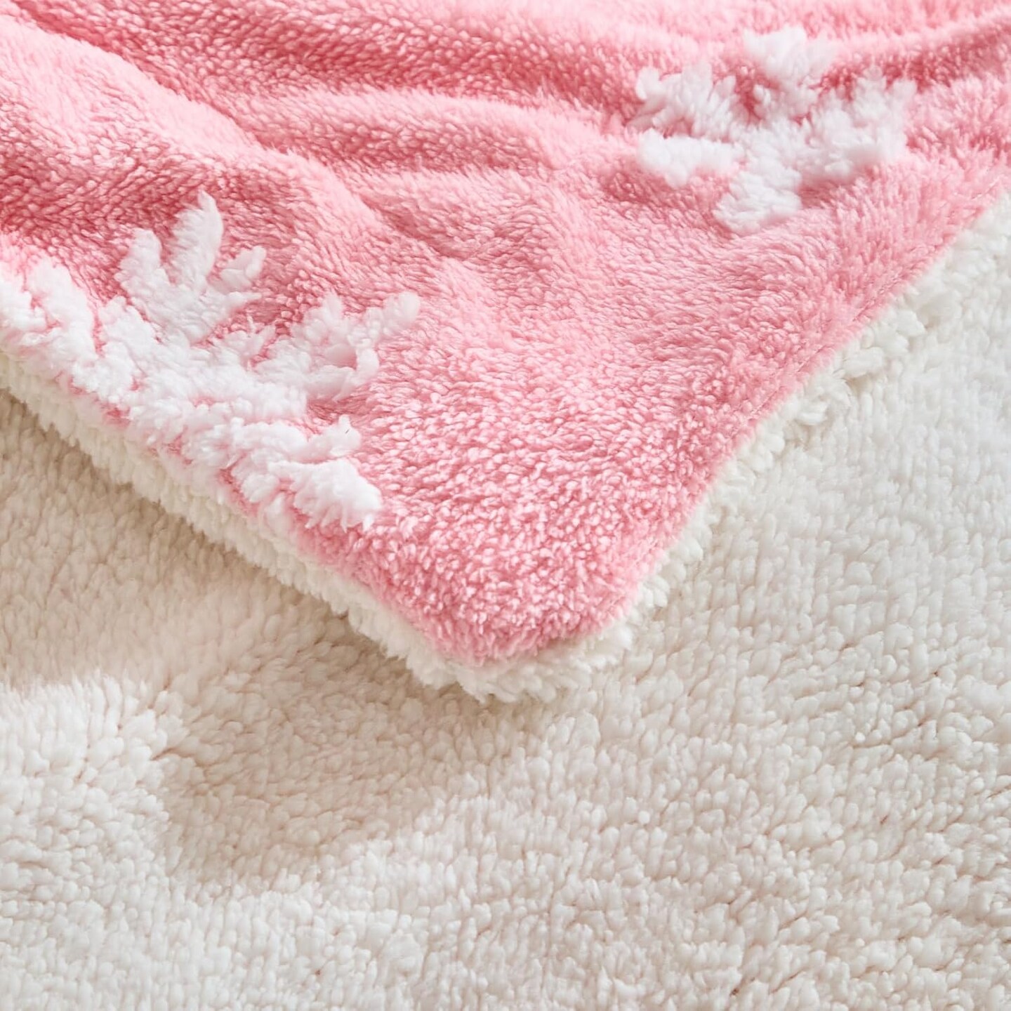 Pink Christmas Blanket, Snowflake Throw Blanket for Couch, 50"x60", Fluffy Fuzzy Blankets & Throws for Bed, Sofa, Cozy Plush Sherpa Fleece Blanket, Christmas Decor Gifts for Women, Men