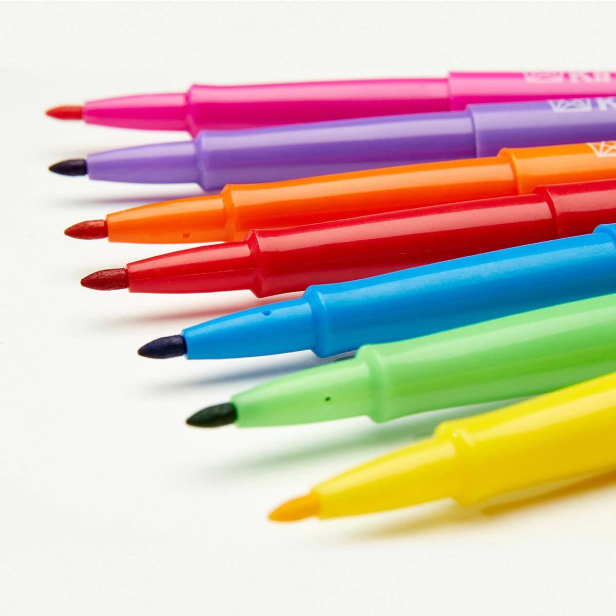 KINGART&#xAE; Felt Tip Pens, Medium Point, Set 24 Unique Bright Colors