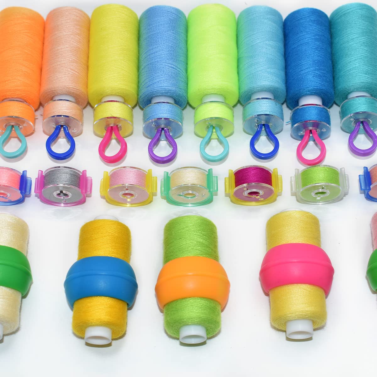 142Pcs Bobbin Thread Buddies Set Sewing Thread Spool Organizer Including 70Pcs Bobbin Holders Clips, 32Pcs Bobbin Thread Spool Huggers and 40Pcs Bobbin Clips Holder for Embroidery Quilting Sewing