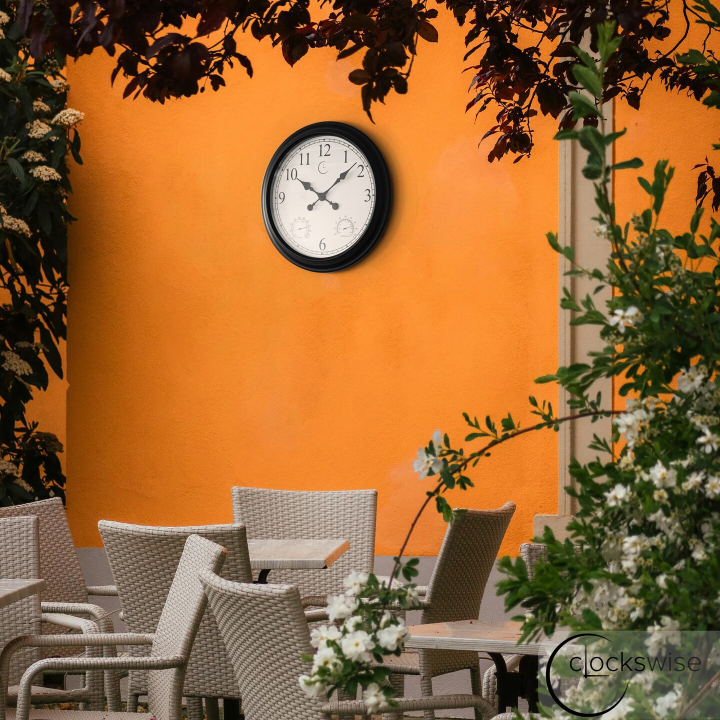 Large Outdoor Wall Clock Thermometer Combo, Waterproof Hygrometer Silent Battery Operated Clocks Timepiece Garden Weather Master Station for Home Indoor or Patio Pool Photography Props Black