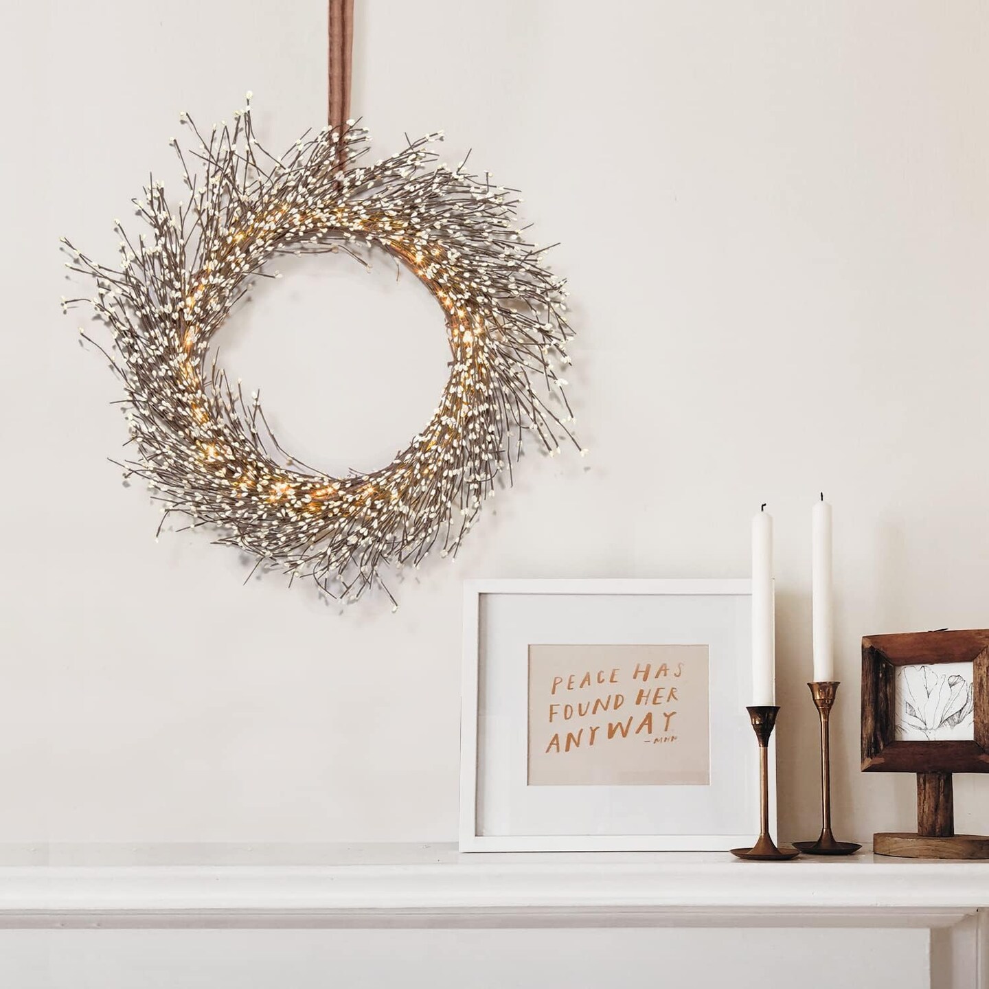 22 Inch White Pip Berry Grapevine Wreath with 100 LED Lights, Timer, Battery Powered, Fall Wreath, Farmhouse Wreath, Christmas Decorations Holiday Decor