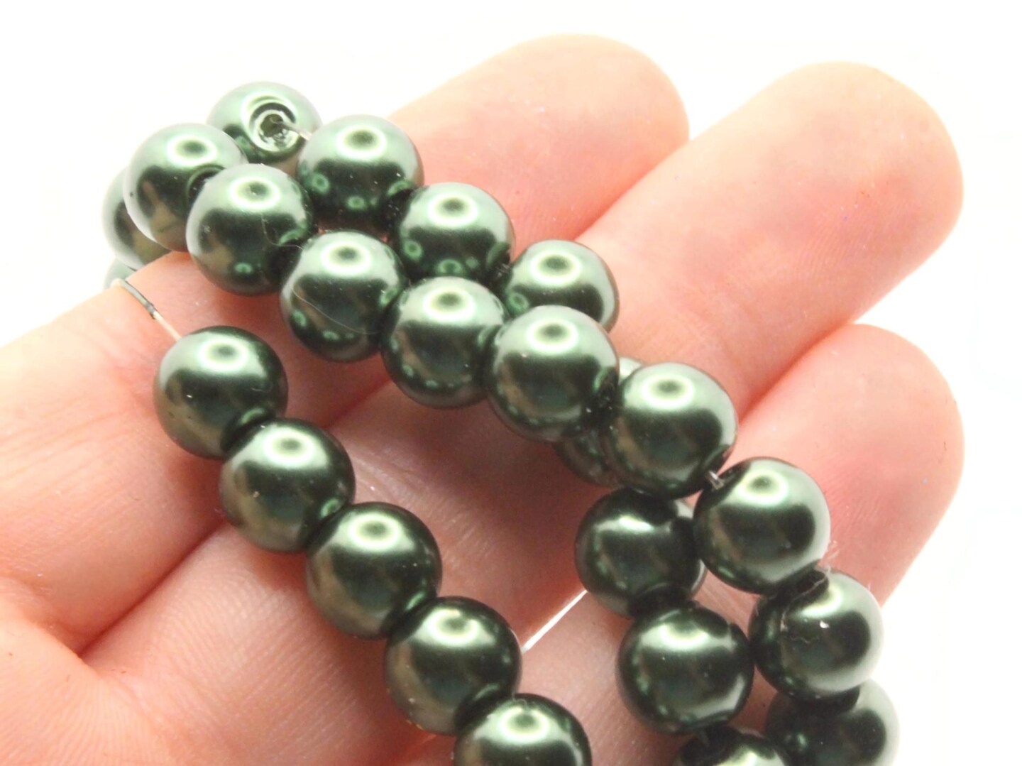 53 8mm Dark Green Round Glass Pearl Beads