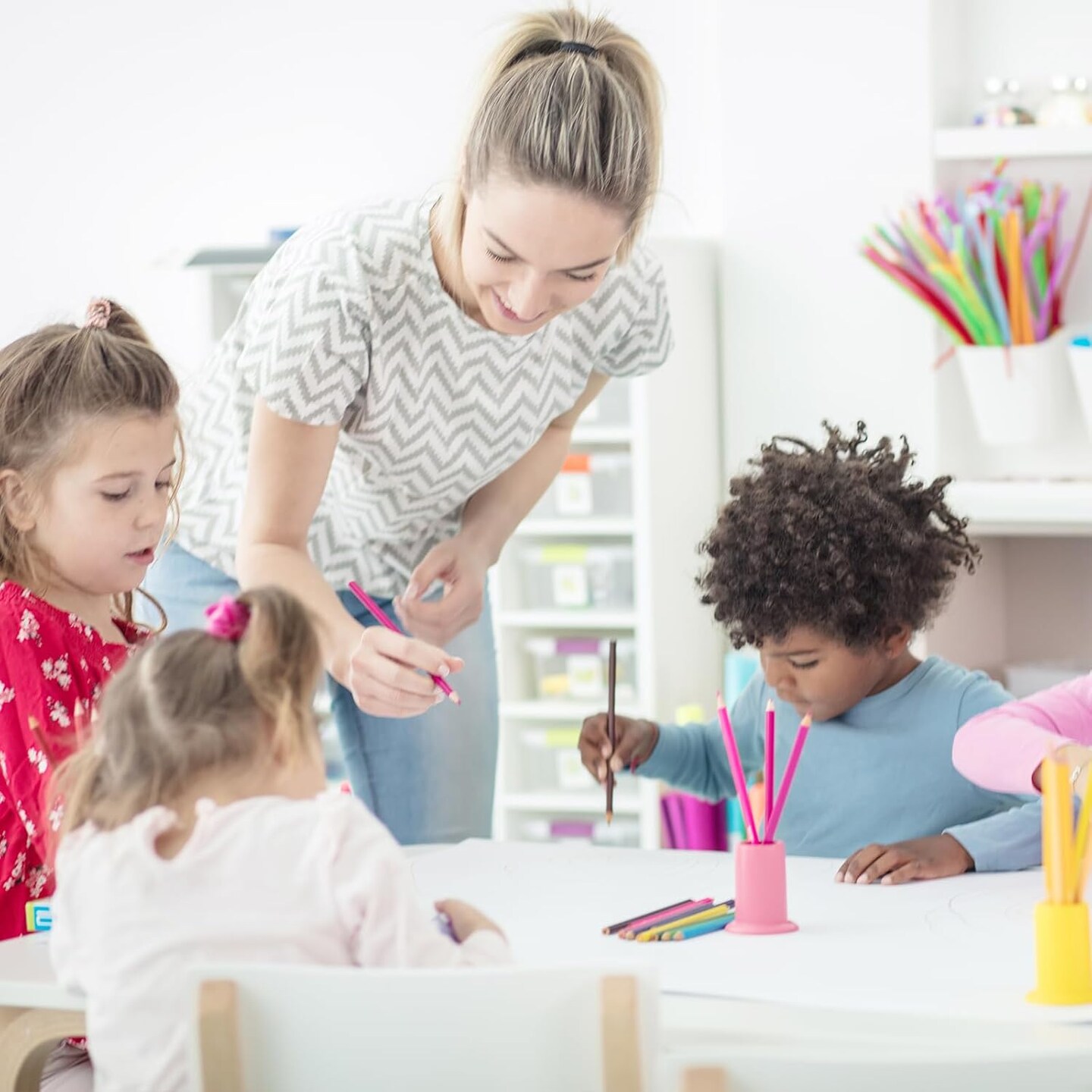 Spring Flying Butterfly Activity Craft Kit with 12 Wind Up Butterflies and 12 Color Pens DIY Toys for Kids' Parties School Activities and Parent-Child Fun