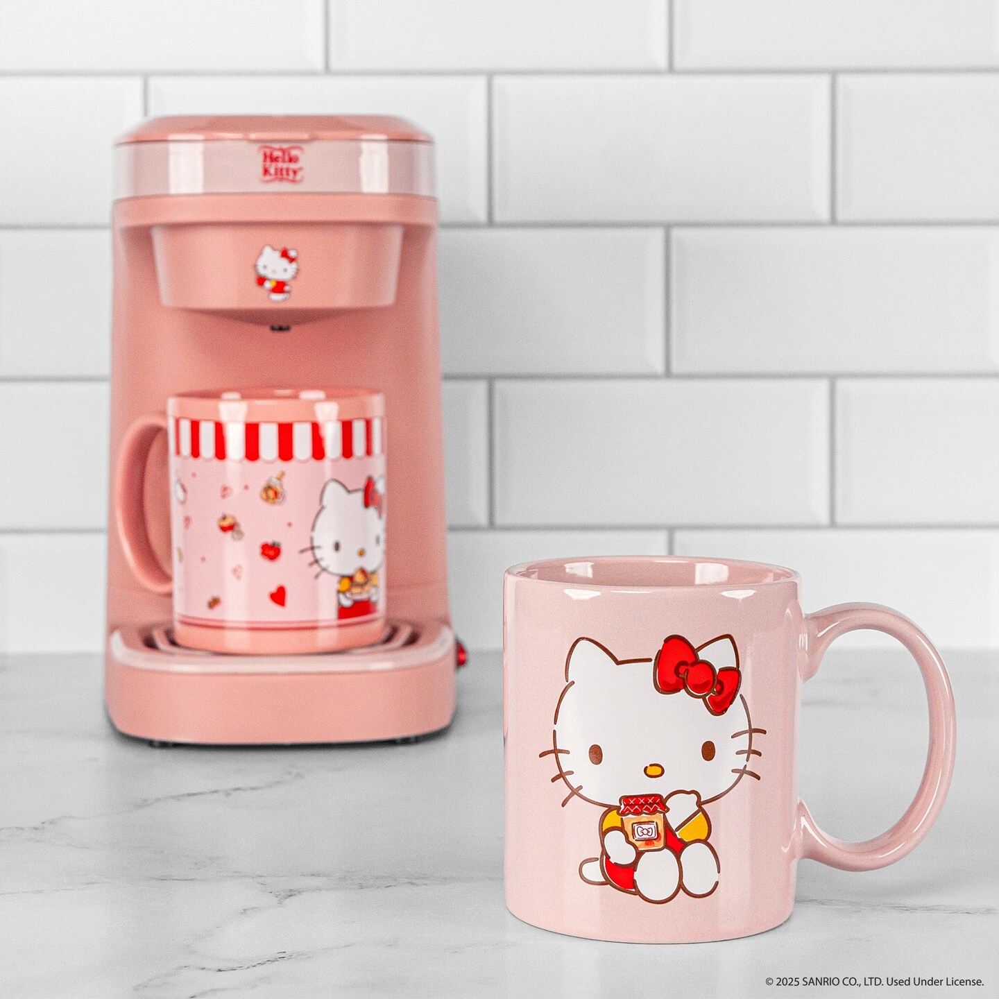 Uncanny Brands Hello Kitty Single Cup Coffee Maker Gift Set with 2 Mugs