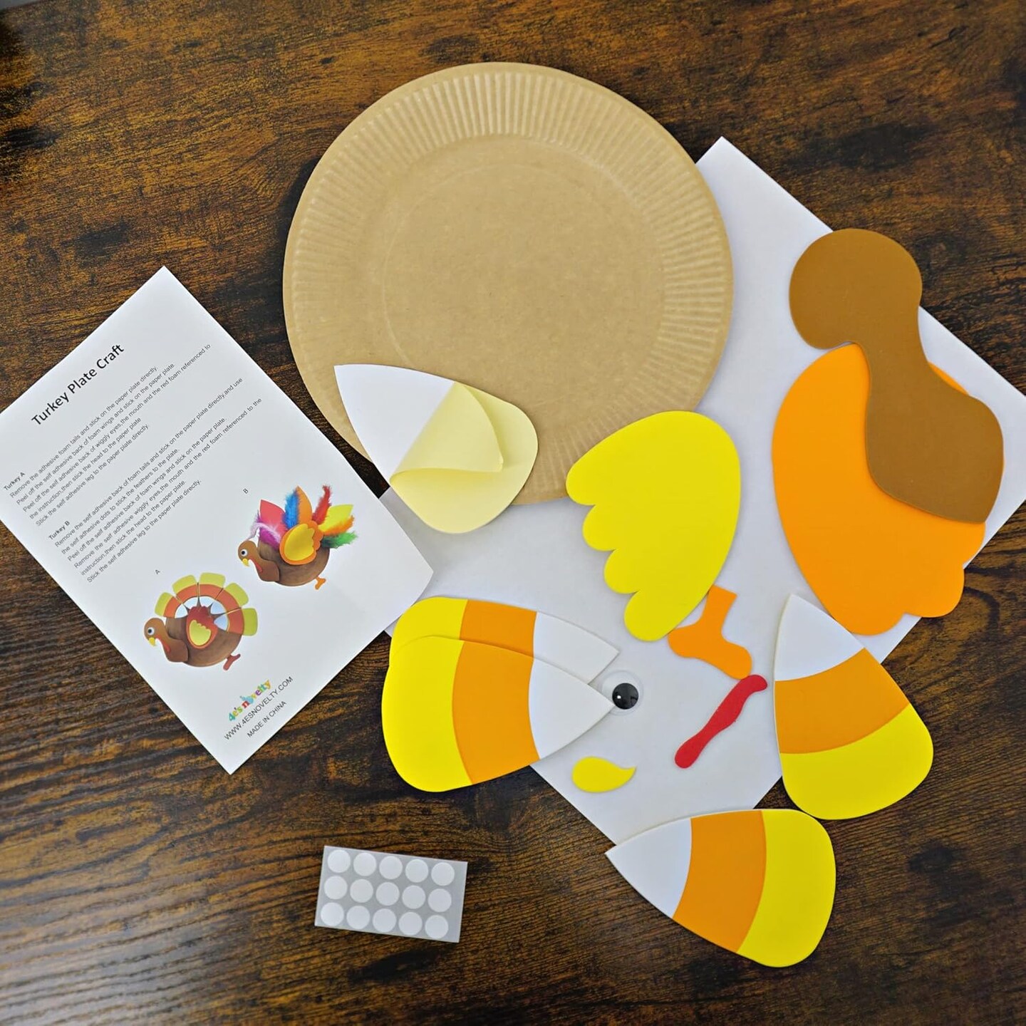 4E&#x27;s Novelty Turkey Plate Craft Kit for Kids (4 Pack) &#x2013; DIY Thanksgiving Arts &#x26; Crafts, 2 Styles, Self-Adhesive Foam Stickers, Feathers &#x26; Googly Eyes, Fall Activity for Toddlers, Kids &#x26; Classroom Fun