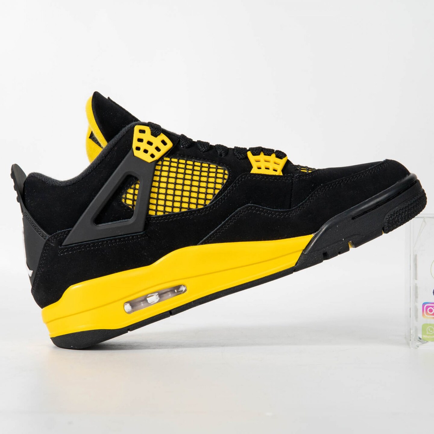 Air Jordan 4 Retro Thunder 2023 | MakerPlace by Michaels