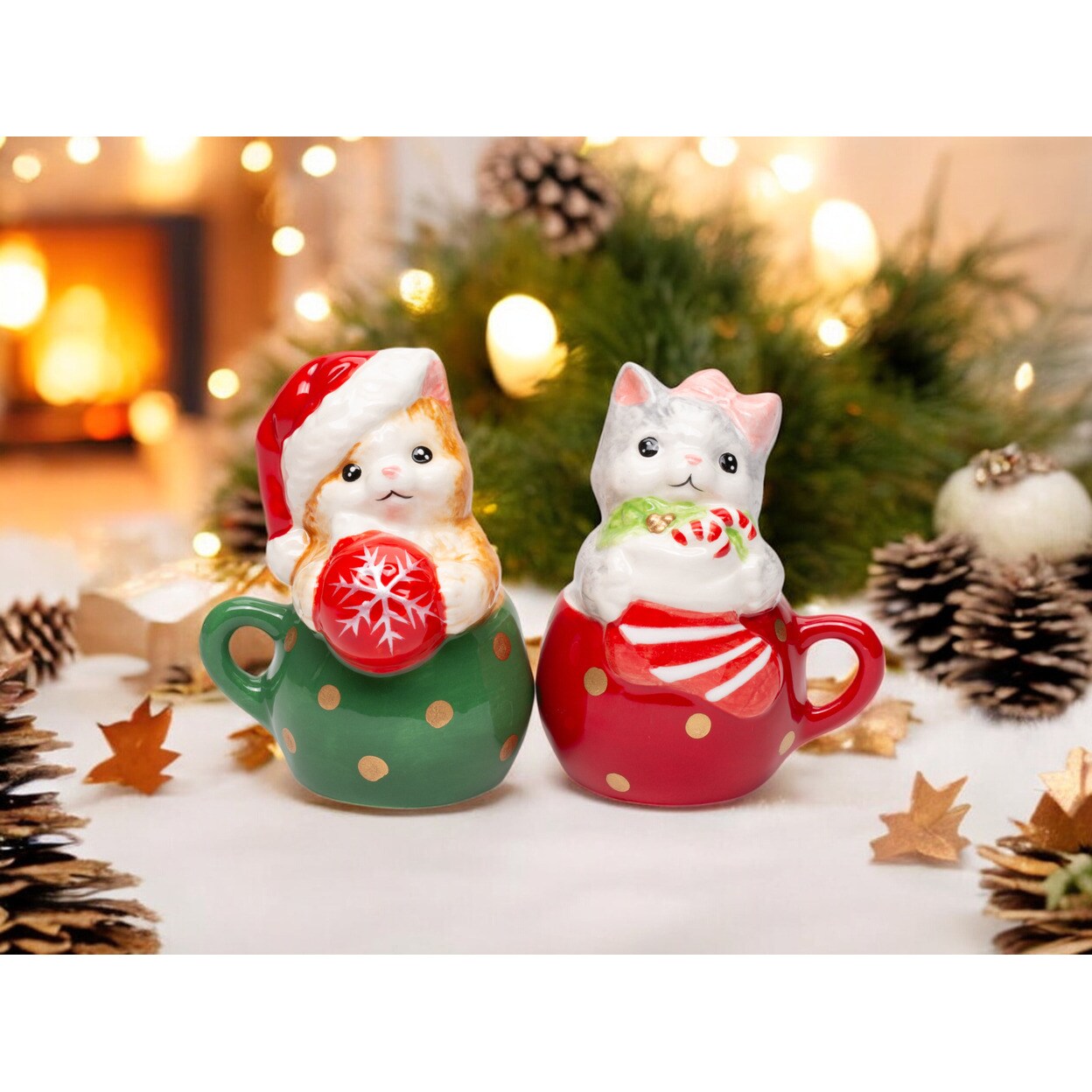Ceramic Kittens In Teacups Christmas Theme Salt And Pepper Shakers ,